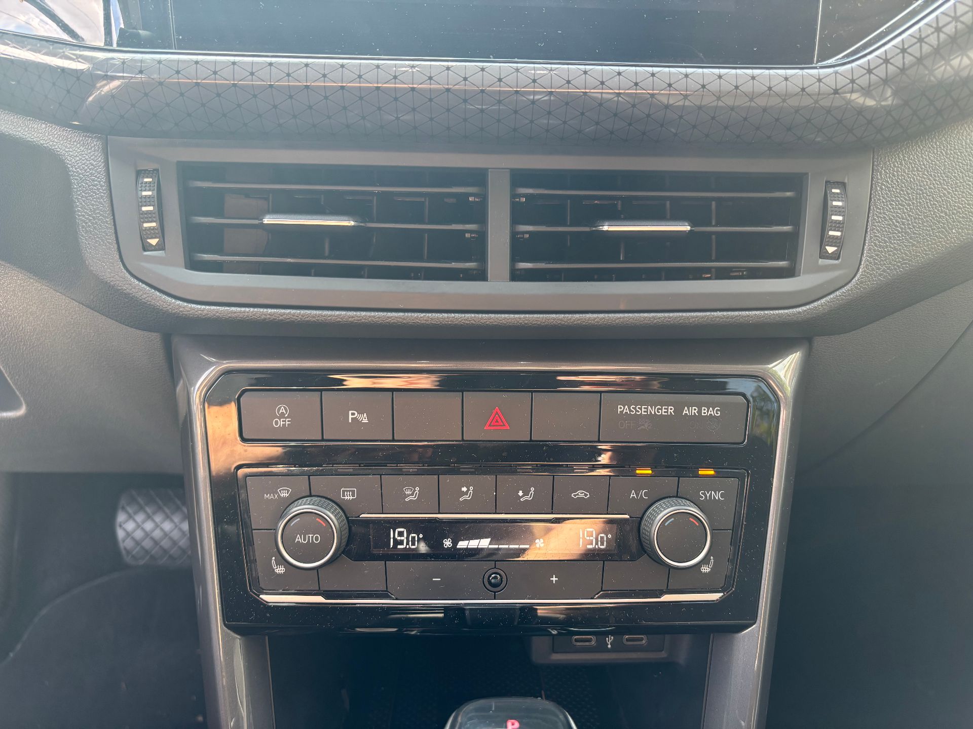 Volkswagen T-Cross 1.0L TSI carat