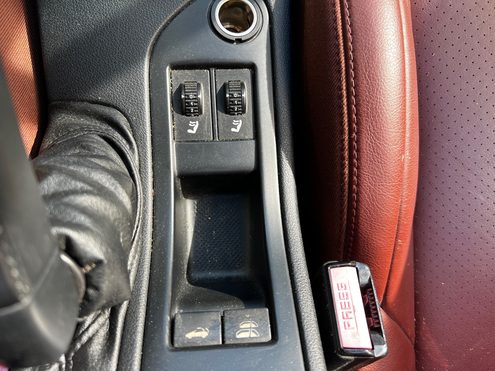 Peugeot 308 CC 2.0 HDI 140 ch Féline