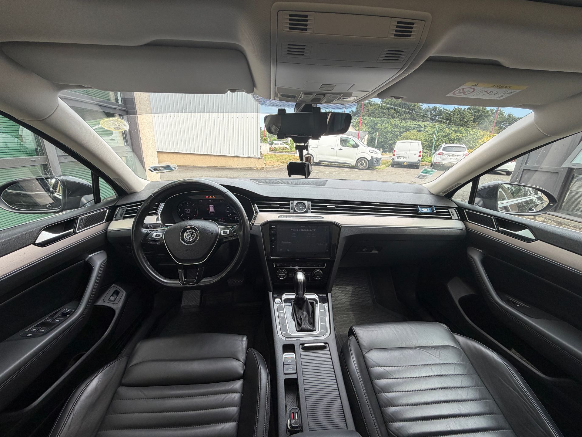 Volkswagen Passat 150 Ch « R-Line » – 16480€