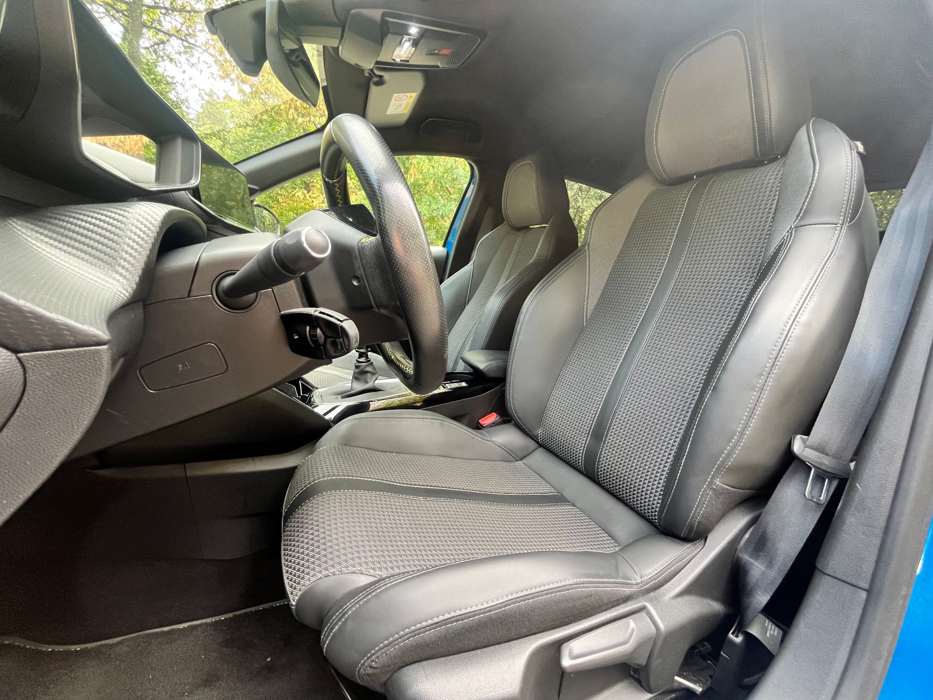 PEUGEOT 208 1,2L 12v 100ch GT line