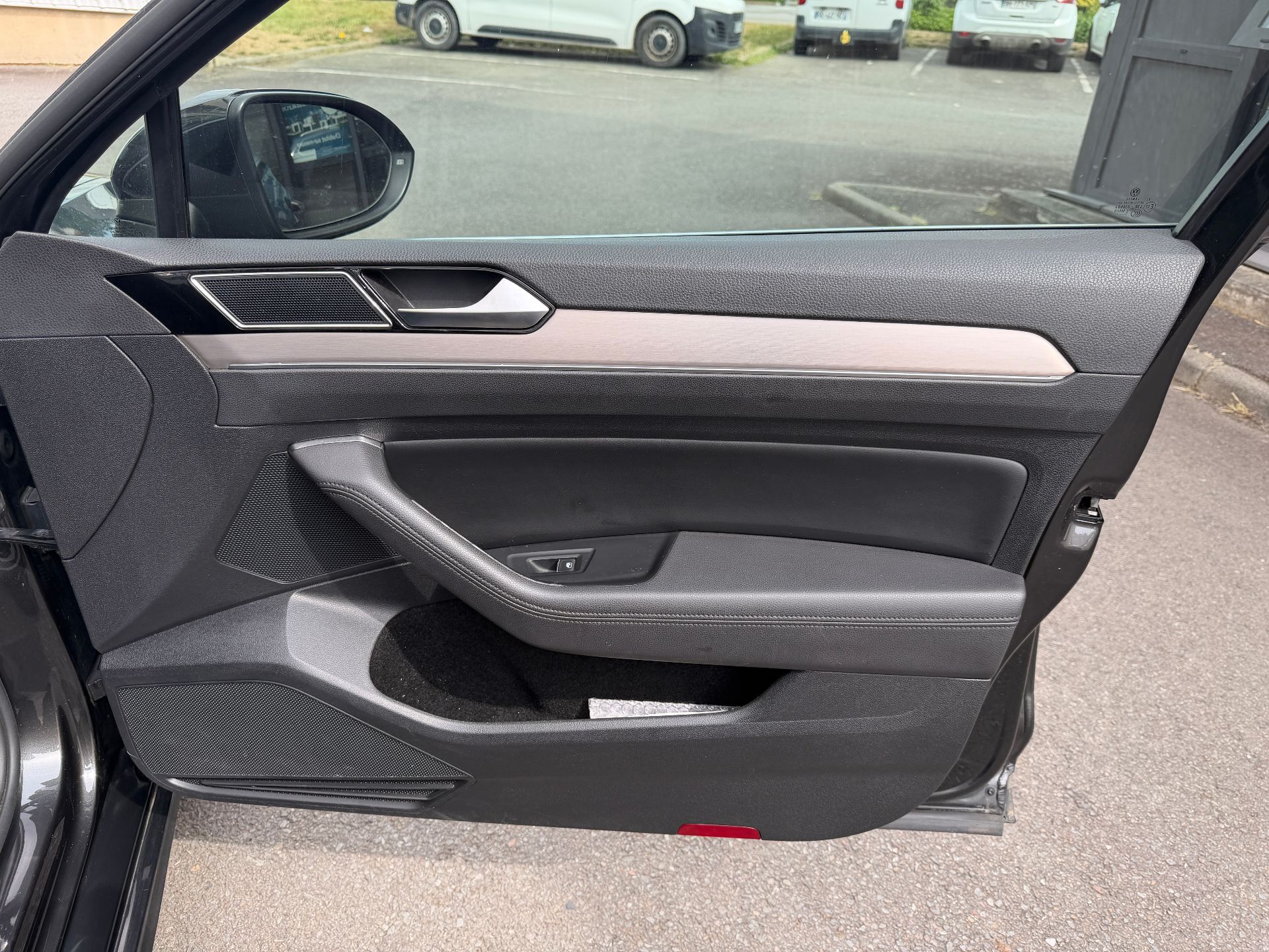 Volkswagen Passat 150 Ch « R-Line » – 16480€