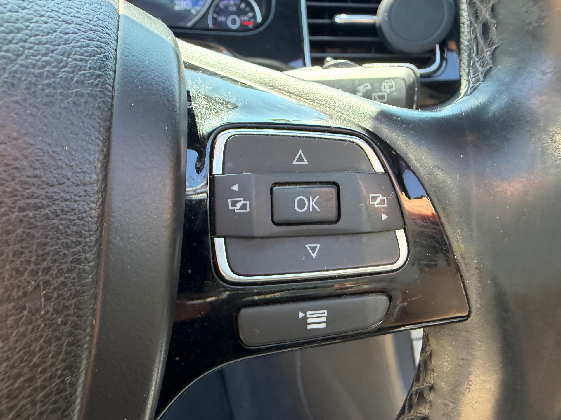 Volkswagen Touareg V8 4,2 TDI 340ch R line