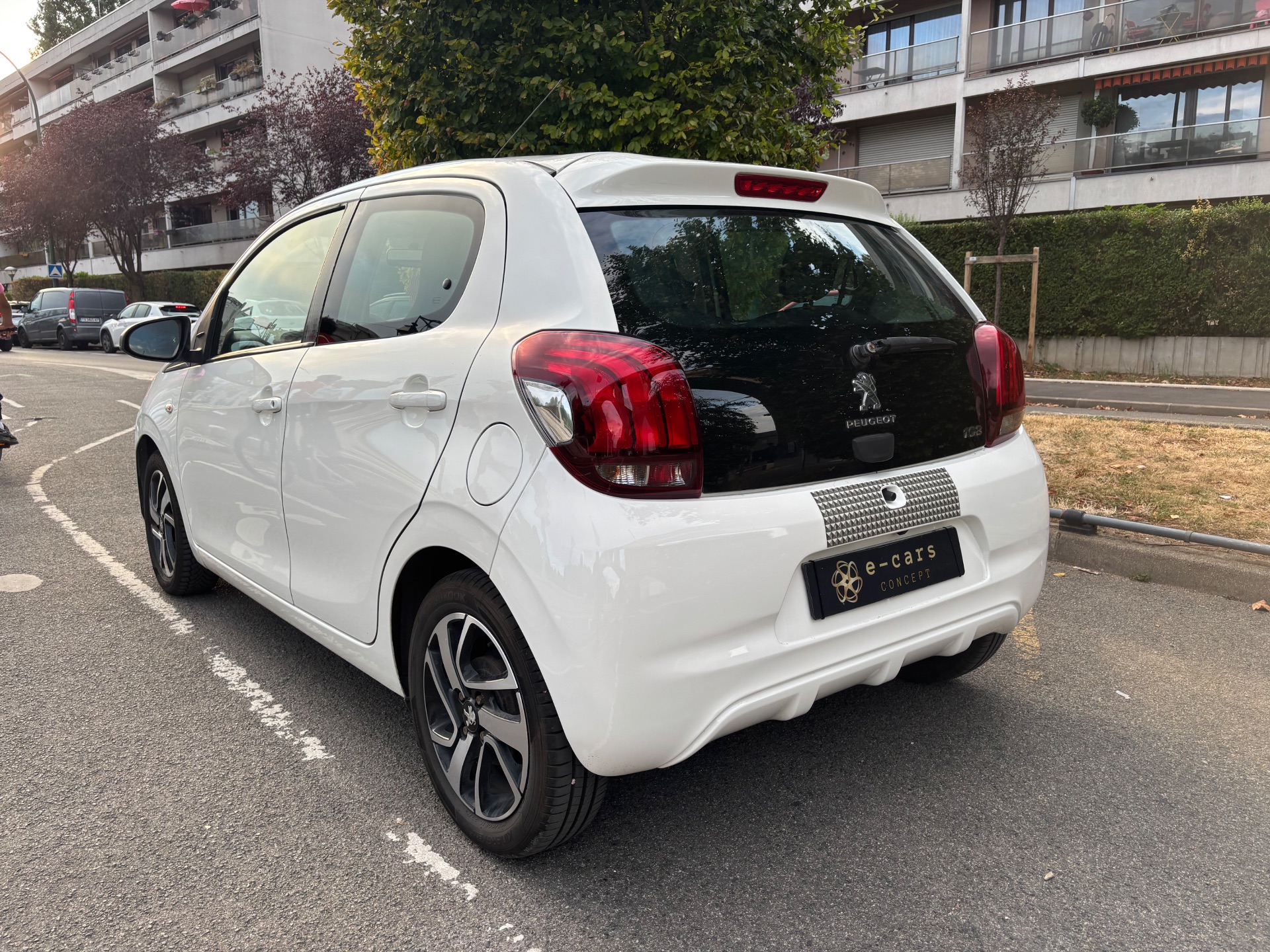Peugeot 108 1.2 pure tech 82ch allure