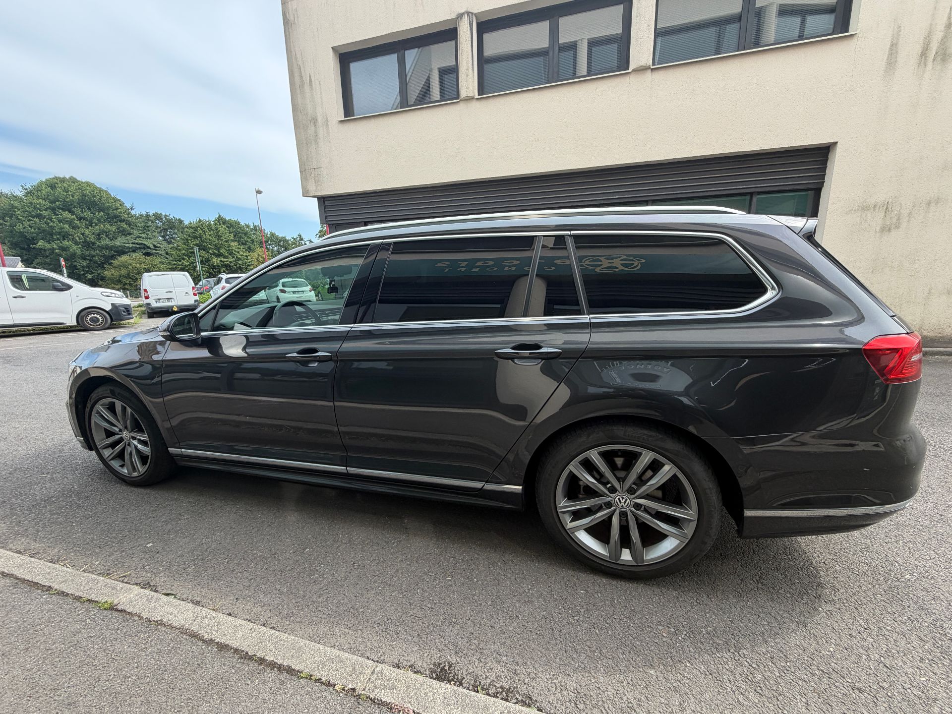 Volkswagen Passat 150 Ch « R-Line » – 16480€