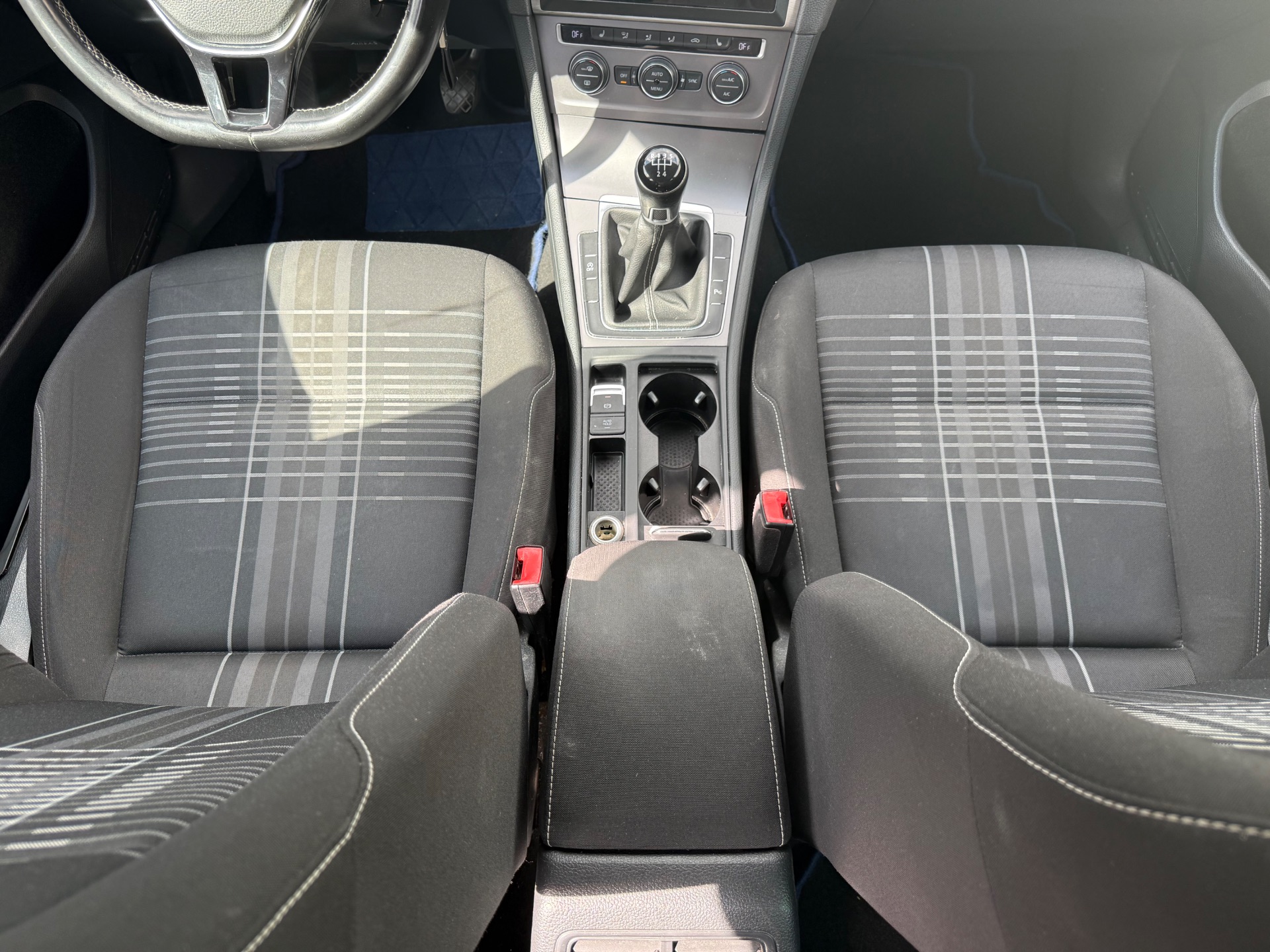 Volkswagen Golf 1.6 TDI 110ch BlueMotion Technology FAP 5.0cv 110ch Lounge