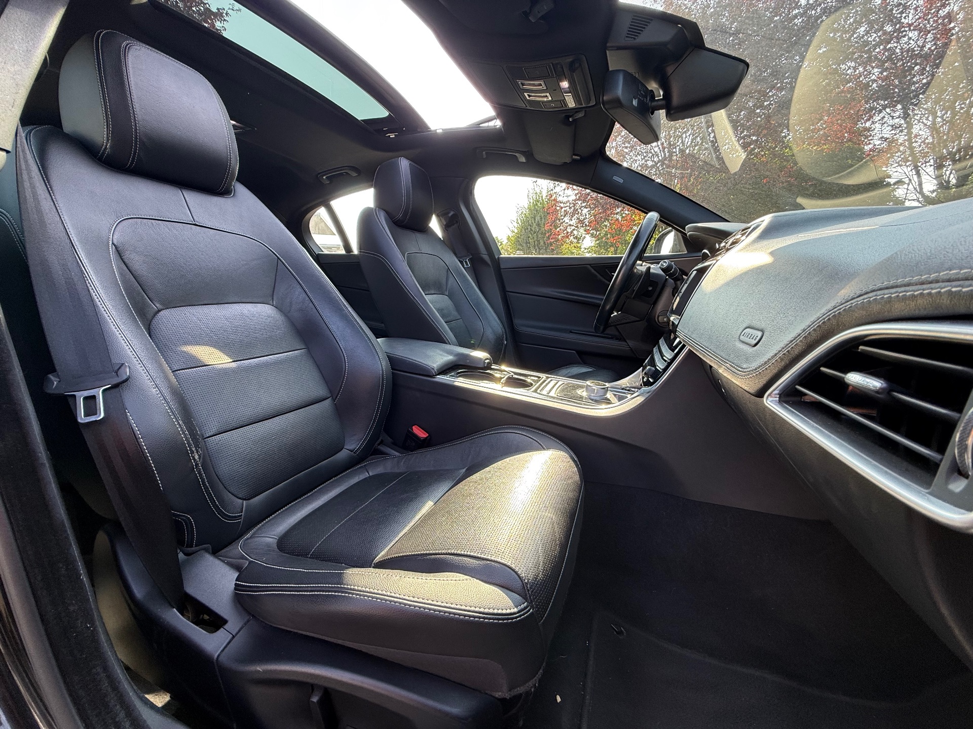 Jaguar XE 2.0 D 180ch 9.0 CV R-sport