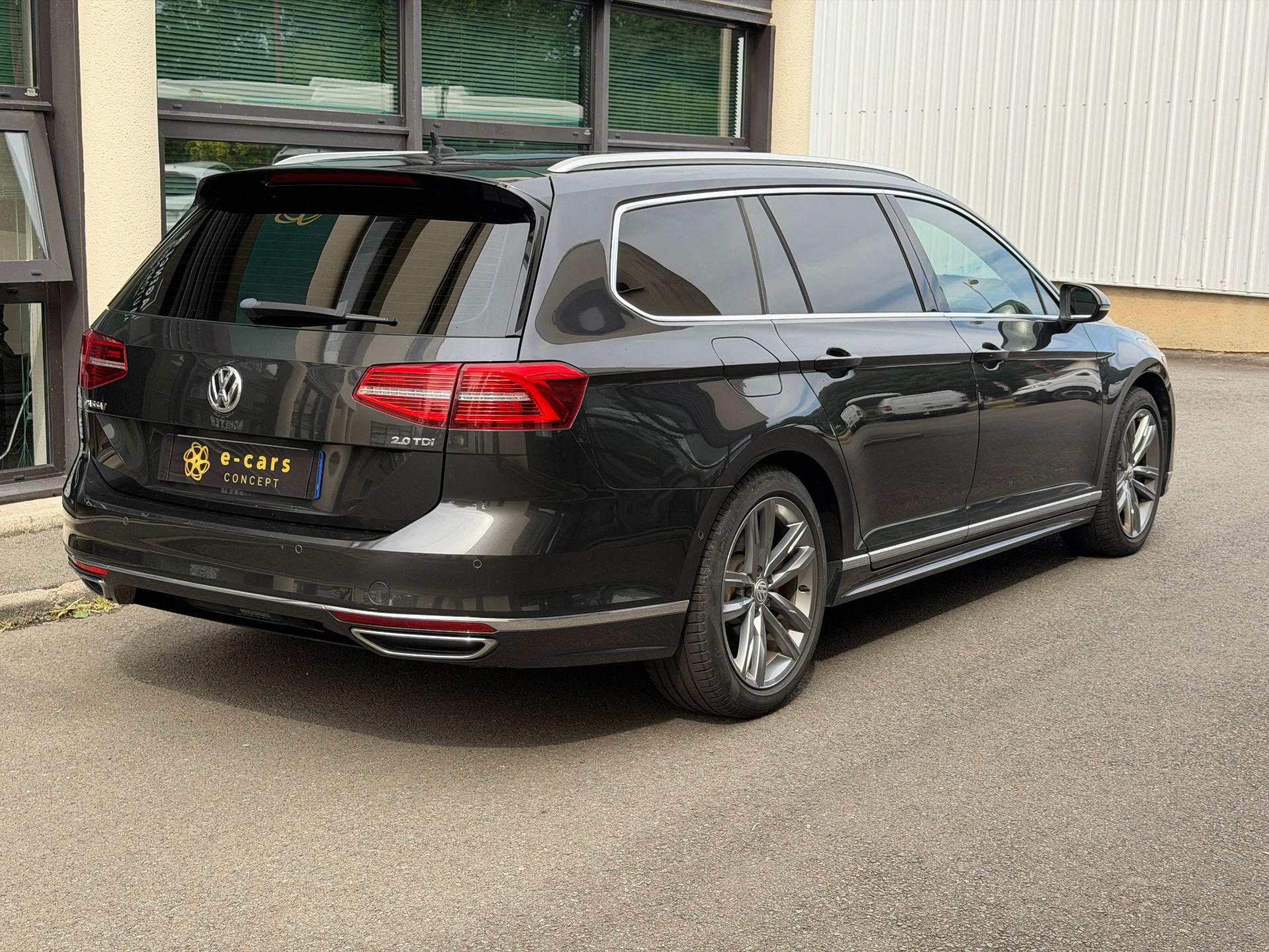 Volkswagen Passat 150 Ch « R-Line » – 16480€