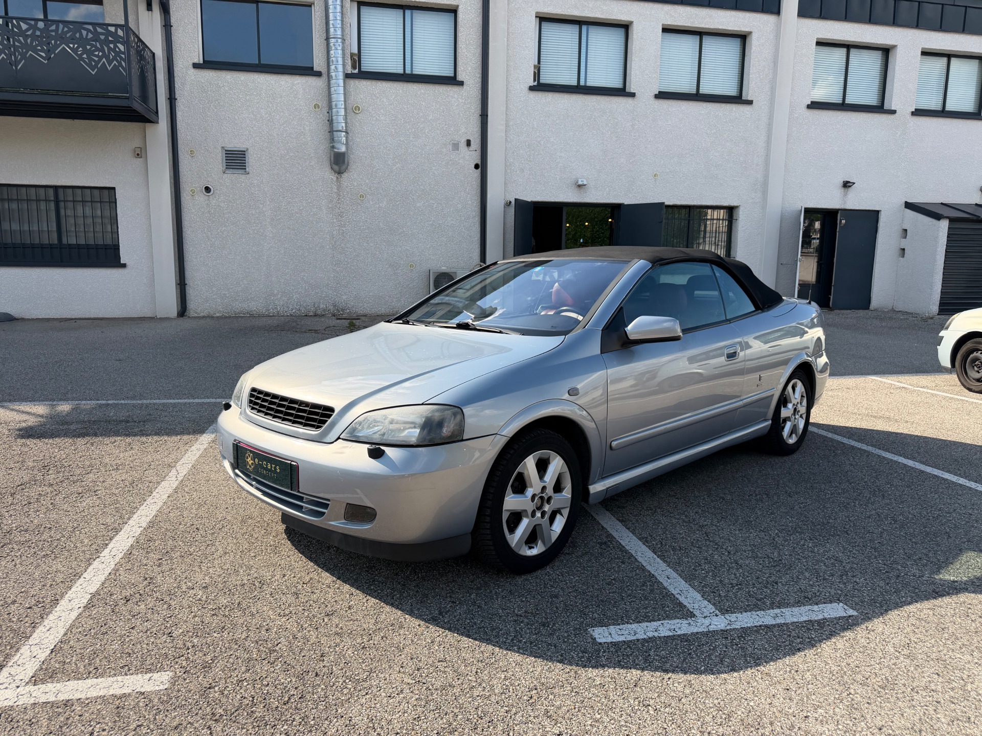 Opel Astra ESSENCE EDITION BERTONE