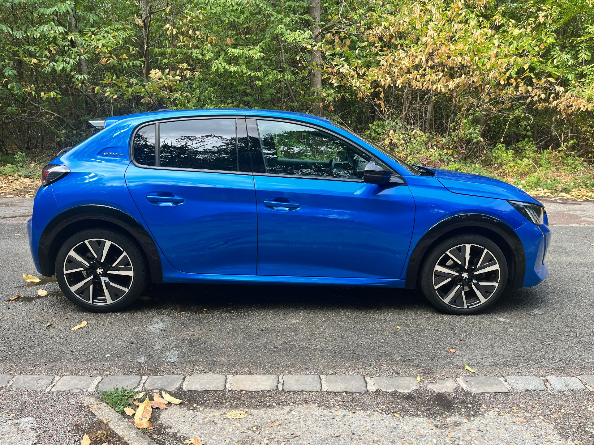 PEUGEOT 208 1,2L 12v 100ch GT line
