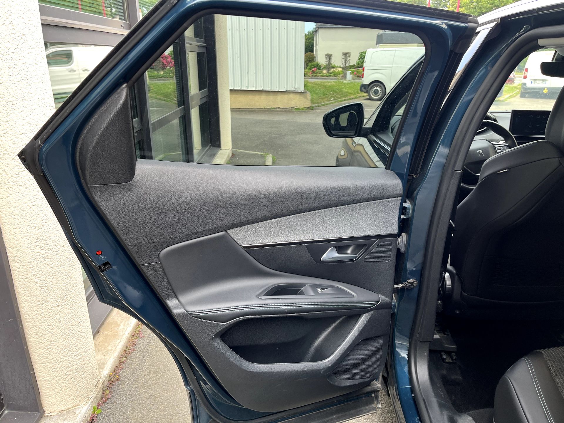 Peugeot 3008 Hybrid 225 ch e-EAT8 Allure Pack