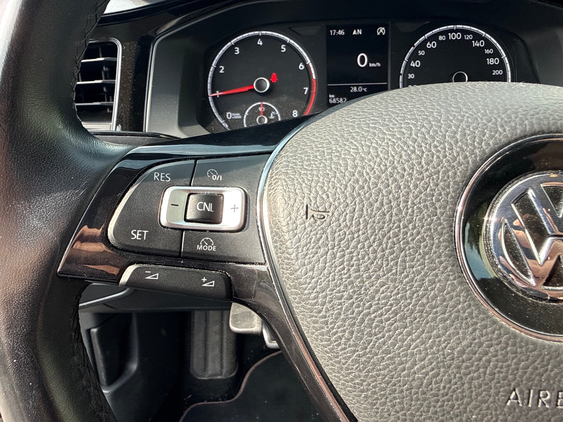 Volkswagen Polo 1.0L TSI Connect