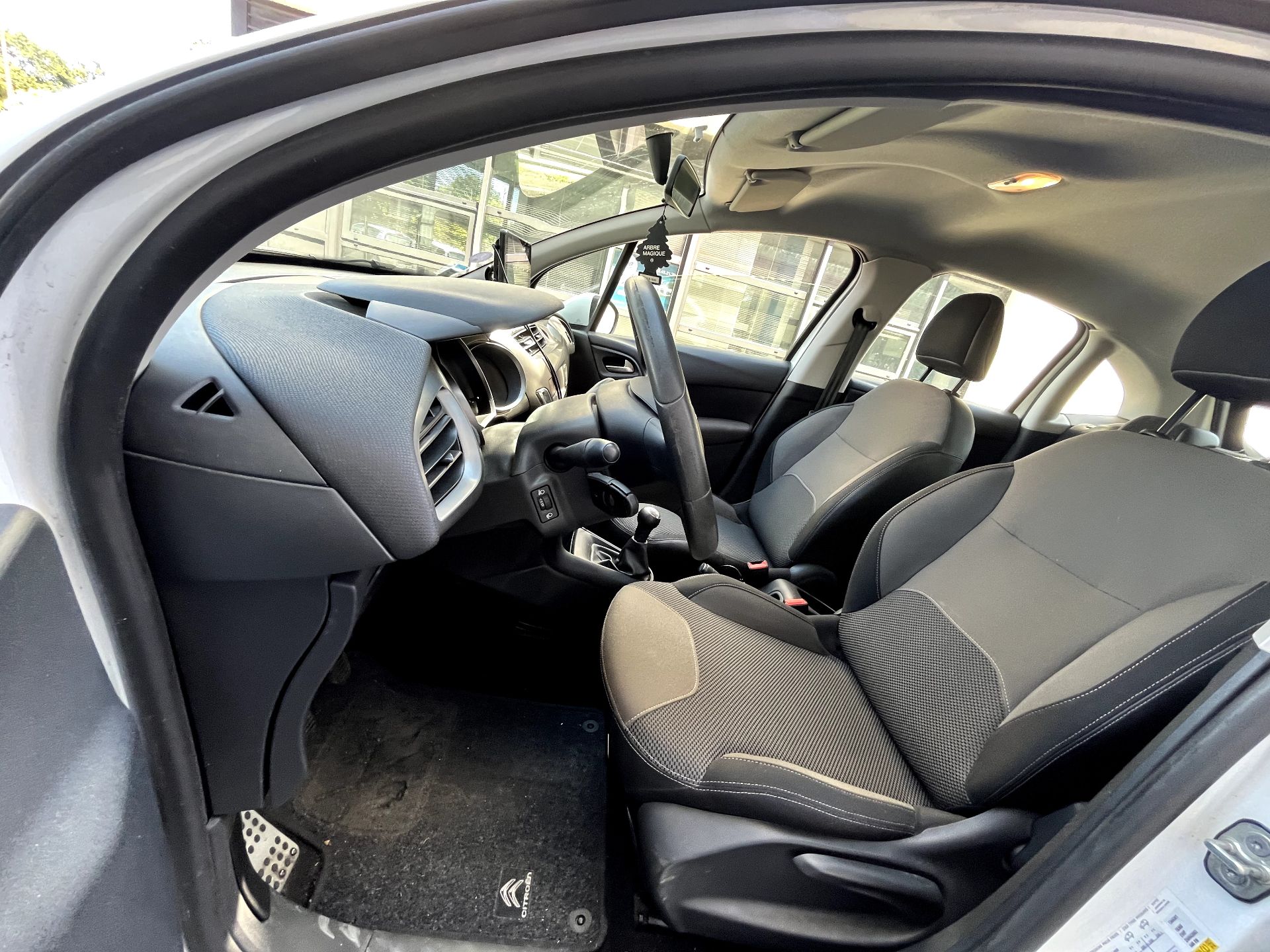 CITROEN C3 “Confort” – 3 990 €
