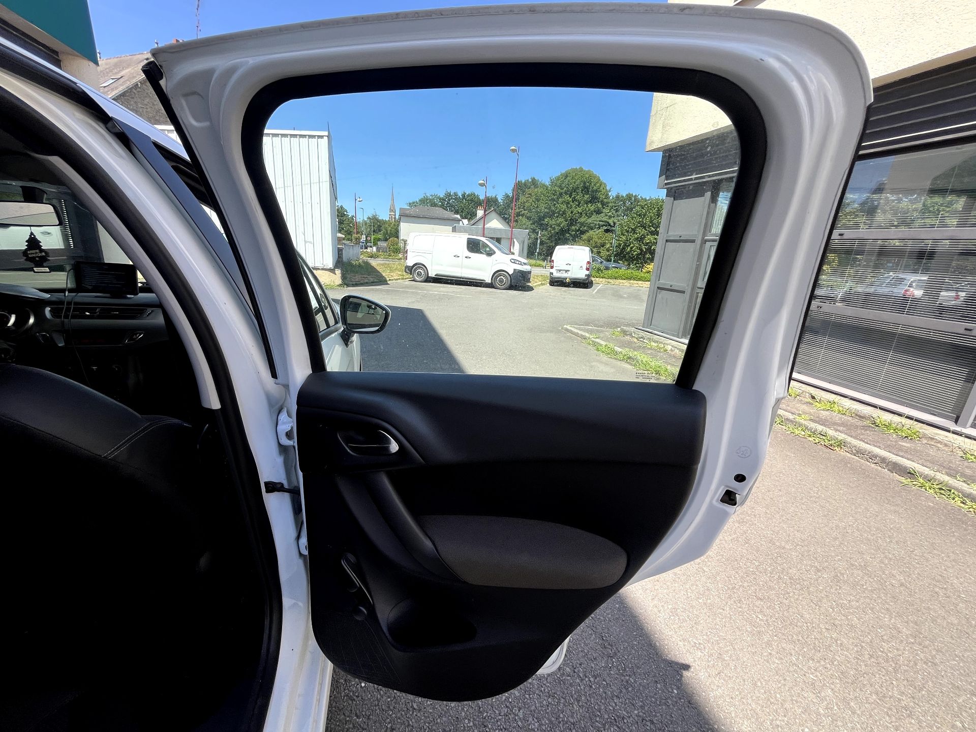 CITROEN C3 “Confort” – 3 990 €