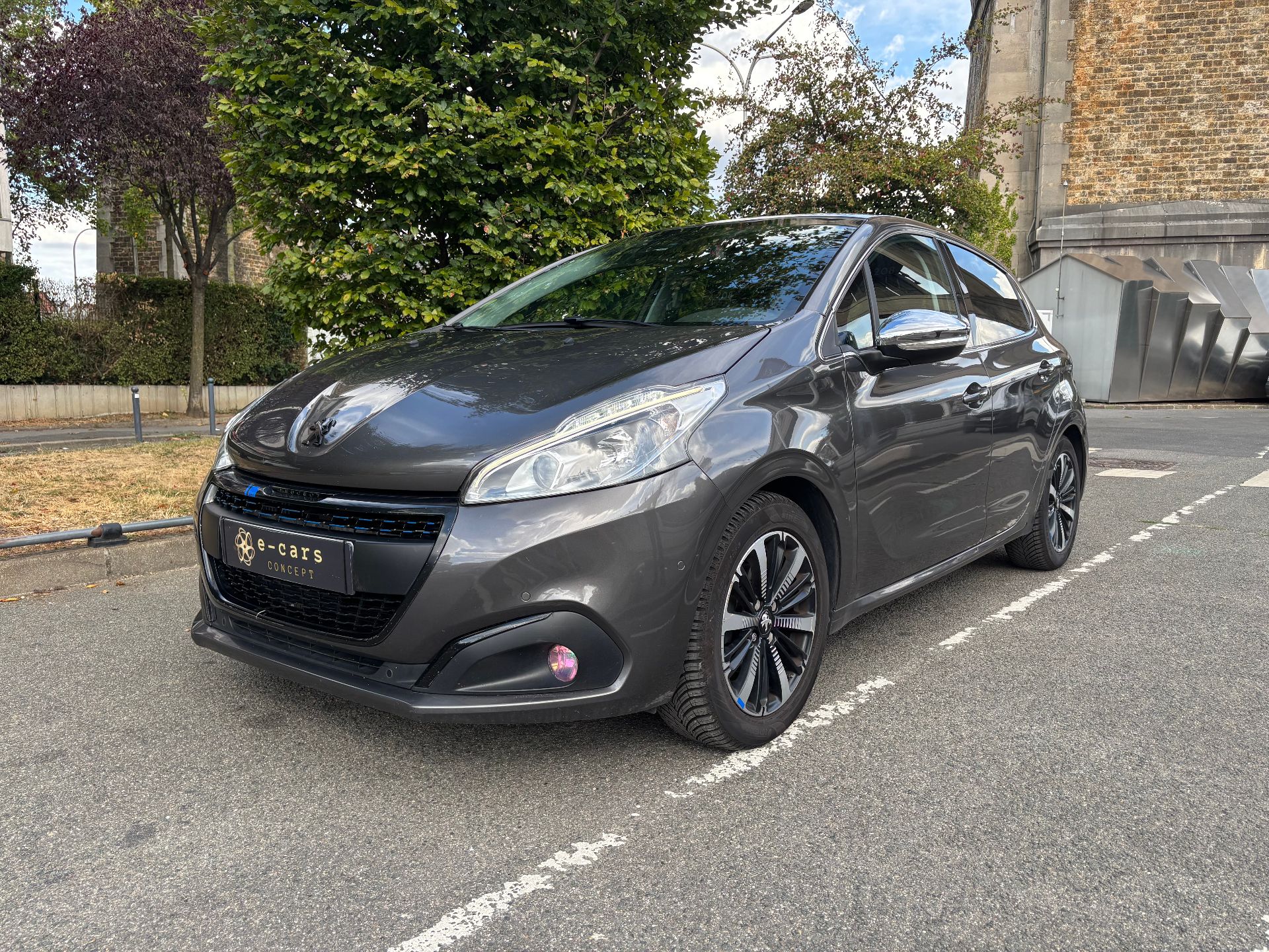 Peugeot 208 1.5 bleu HDI Tech édition