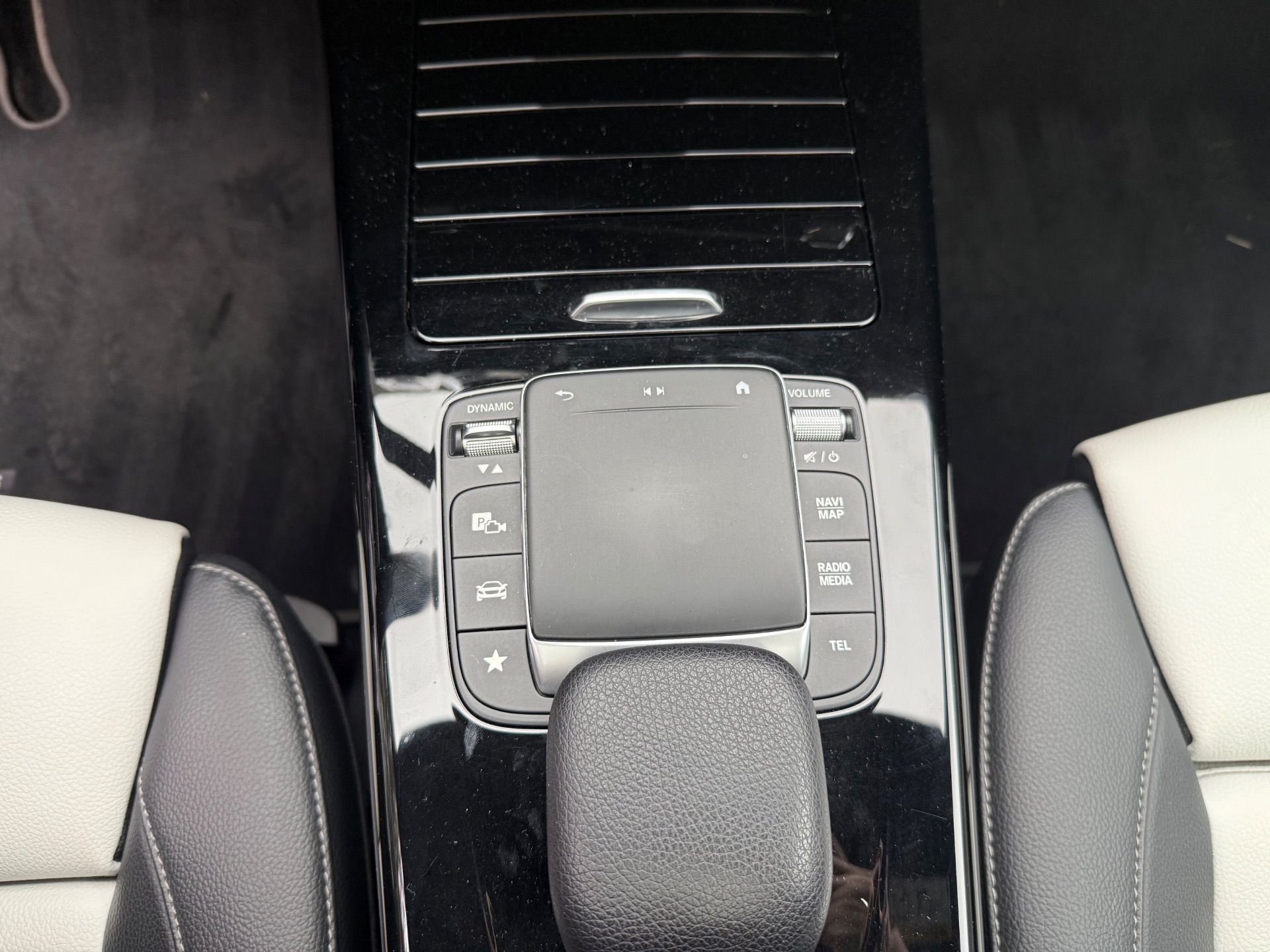 Mercedes-Benz Classe A Berline 250 e 8G-DCT 8.0CV AMG Line