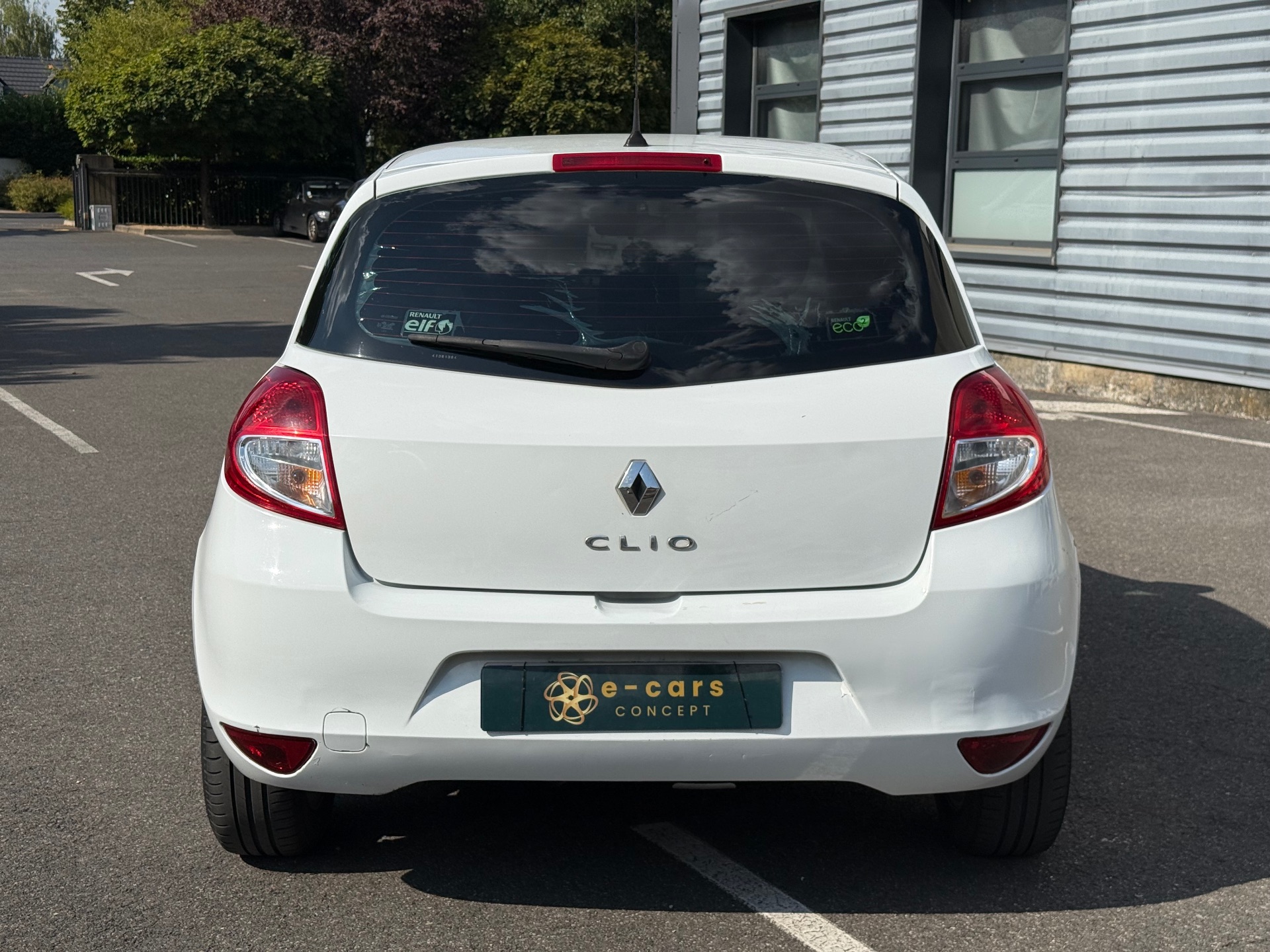 Renault Clio III 1.2 16V 75ch Authentique