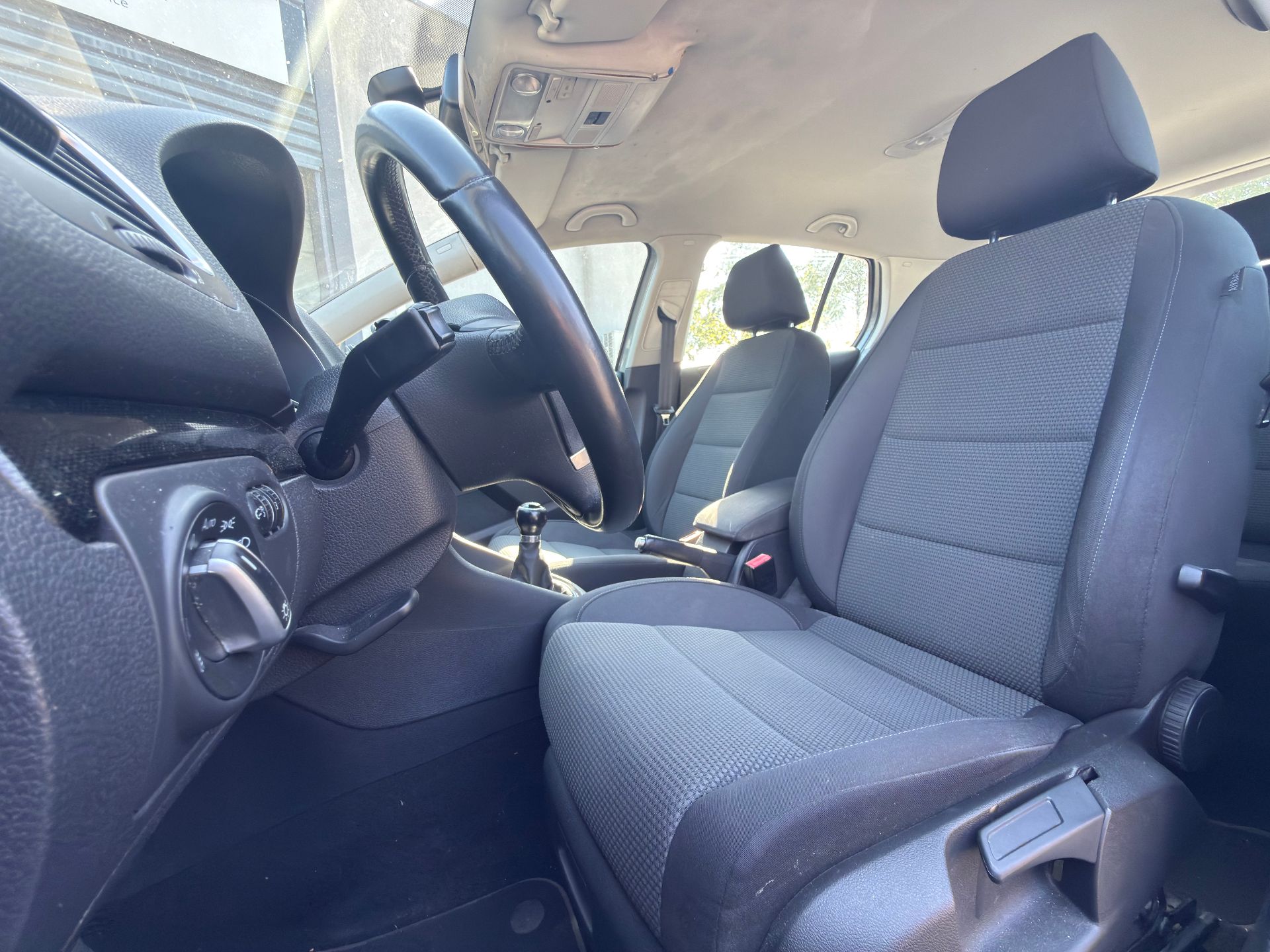 Volkswagen Golf 1.6 TDI 105ch 105ch CONFORTLINE