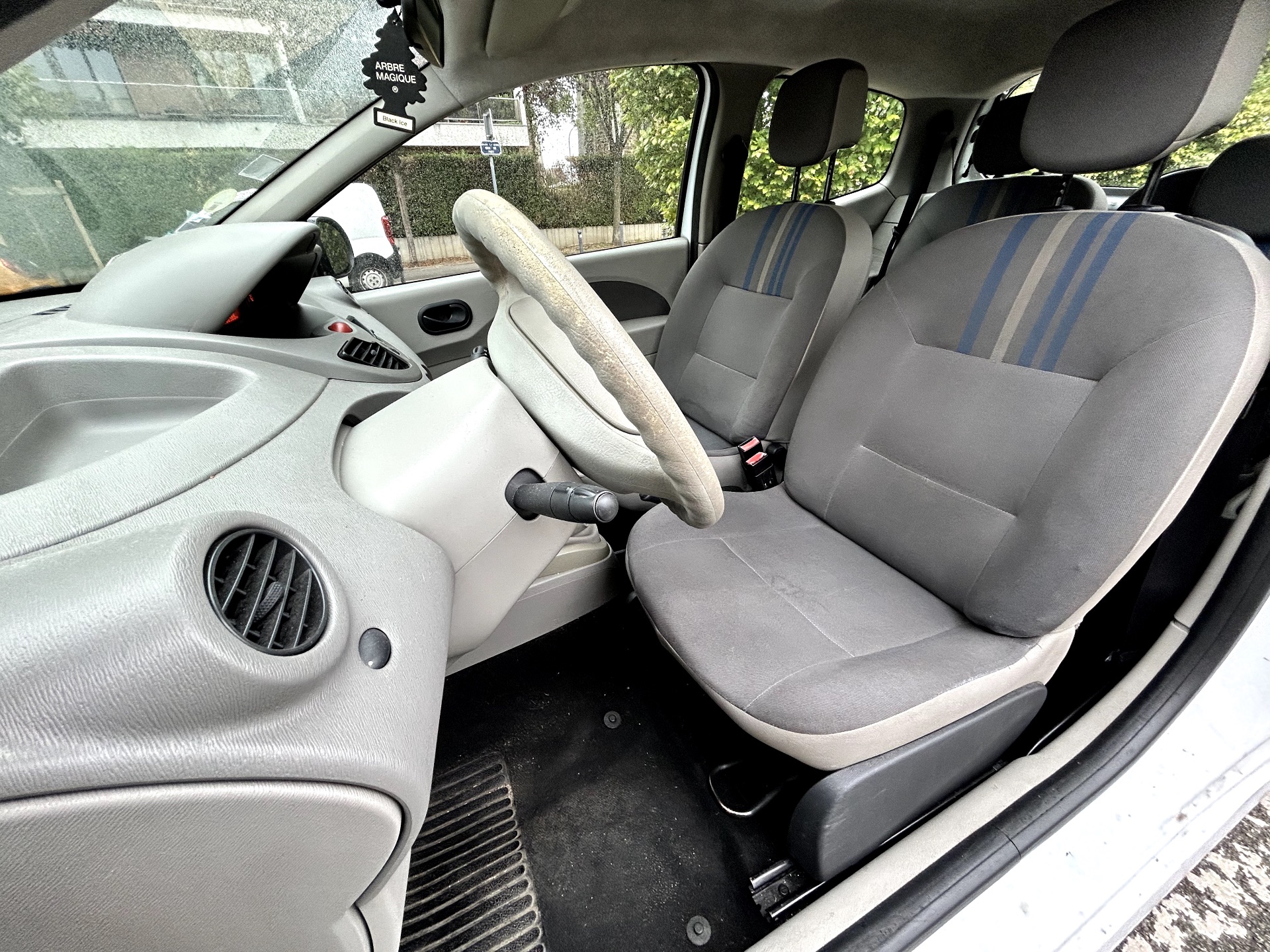 Renault twingo 2 1.2 58ch eco expression
