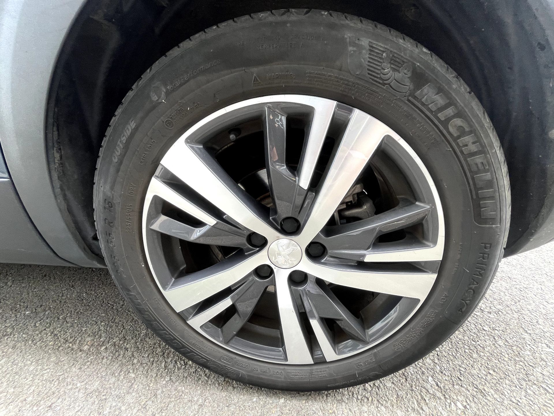 Peugeot 3008 Hybrid 225 ch e-EAT8 Allure Pack