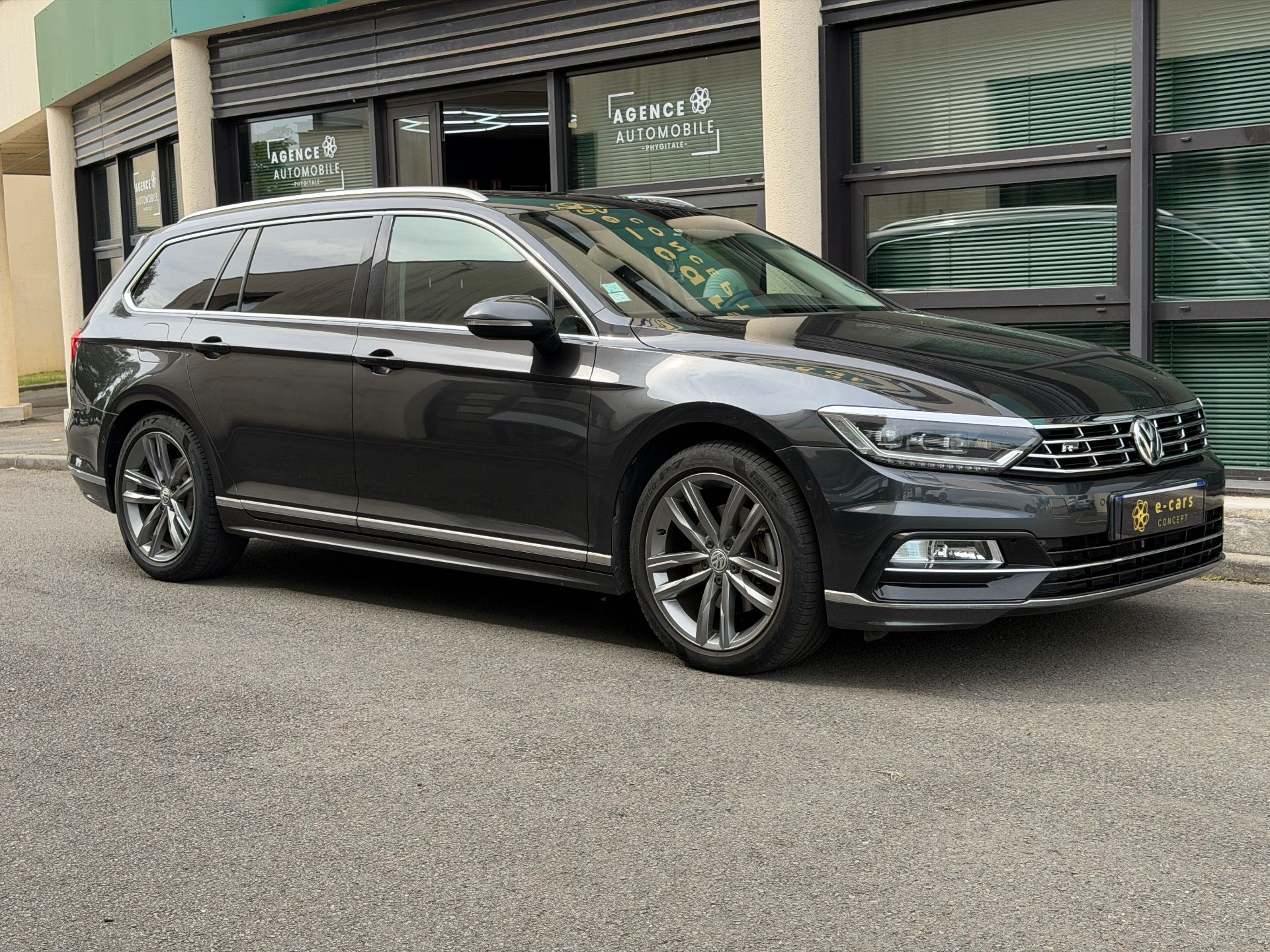 Volkswagen Passat 150 Ch « R-Line » – 16480€