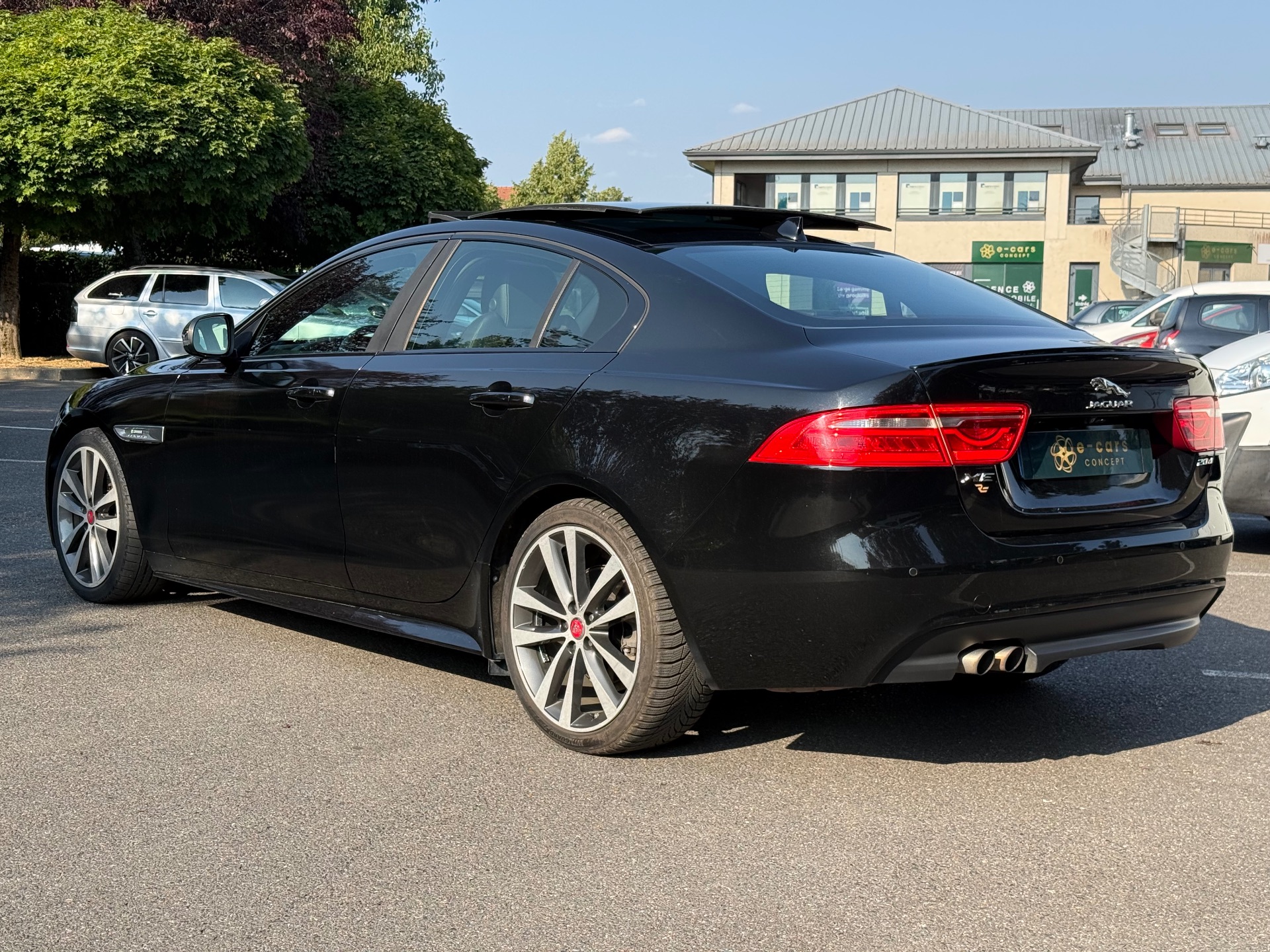 Jaguar XE 2.0 D 180ch 9.0 CV R-sport