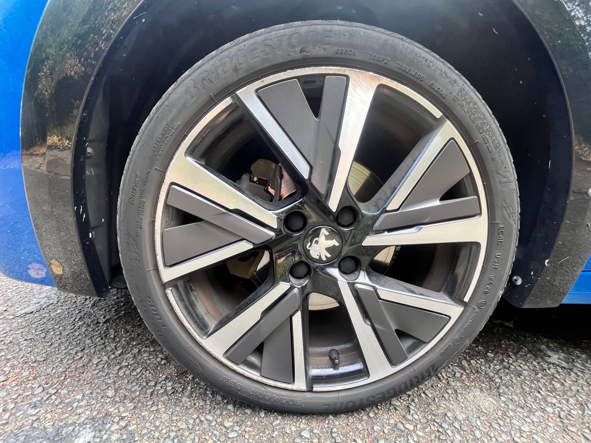 PEUGEOT 208 1,2L 12v 100ch GT line