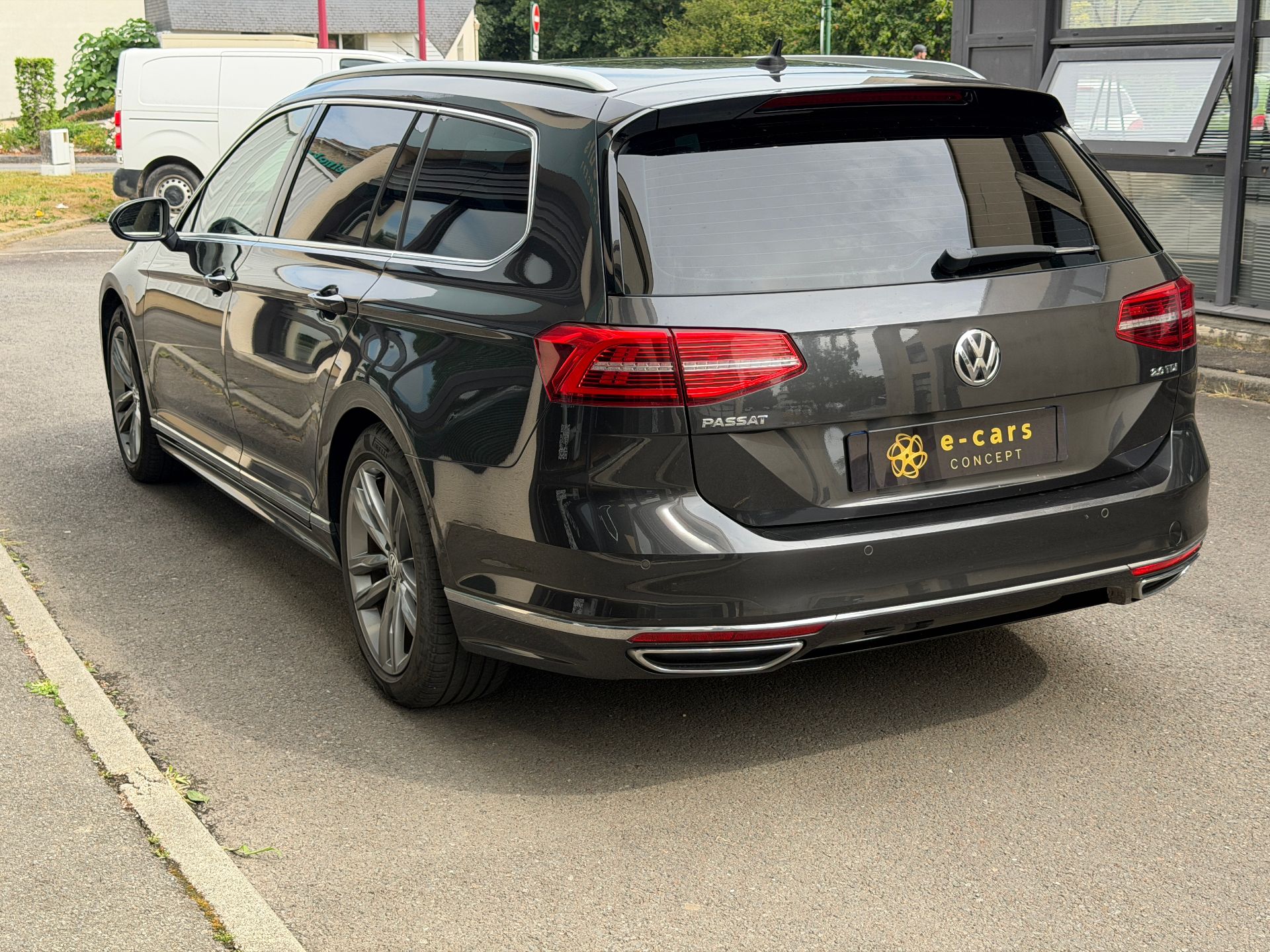 Volkswagen Passat 150 Ch « R-Line » – 16480€