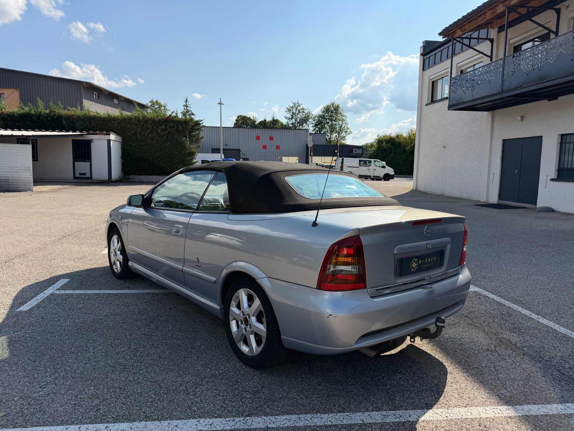 Opel Astra ESSENCE EDITION BERTONE