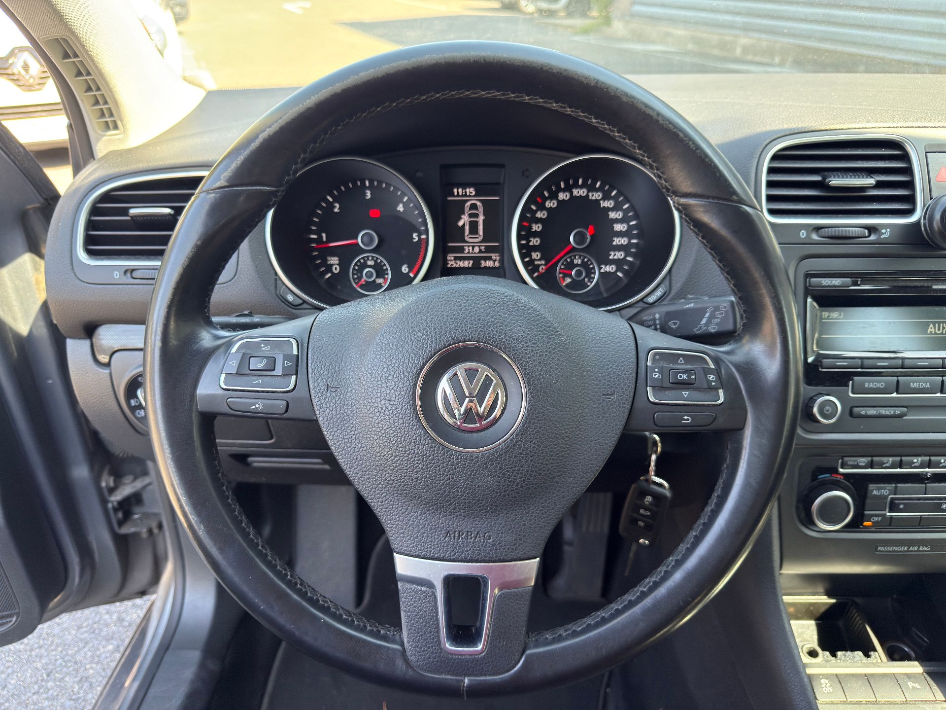 Volkswagen Golf 1.6 TDI 105ch 105ch CONFORTLINE