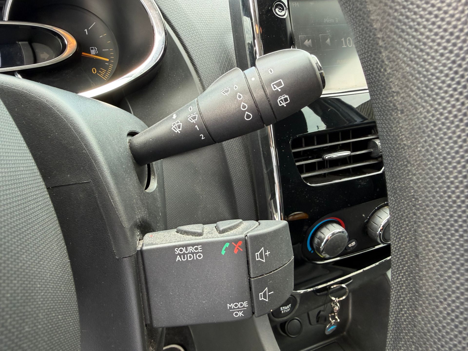 Renault CLIO IV SOCIETE DCI 90 90ch Energy eco air medianav