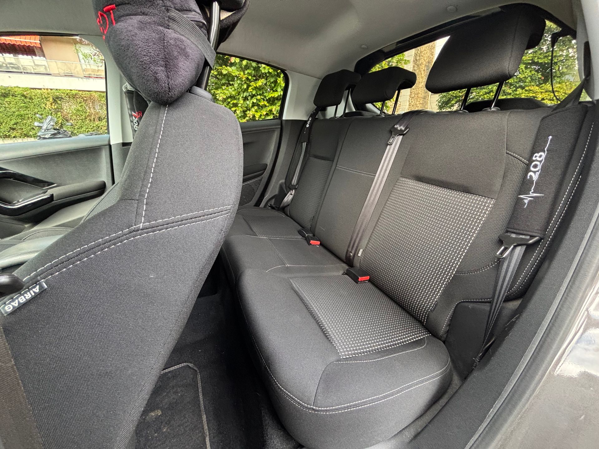 Peugeot 208 1.5 bleu HDI Tech édition