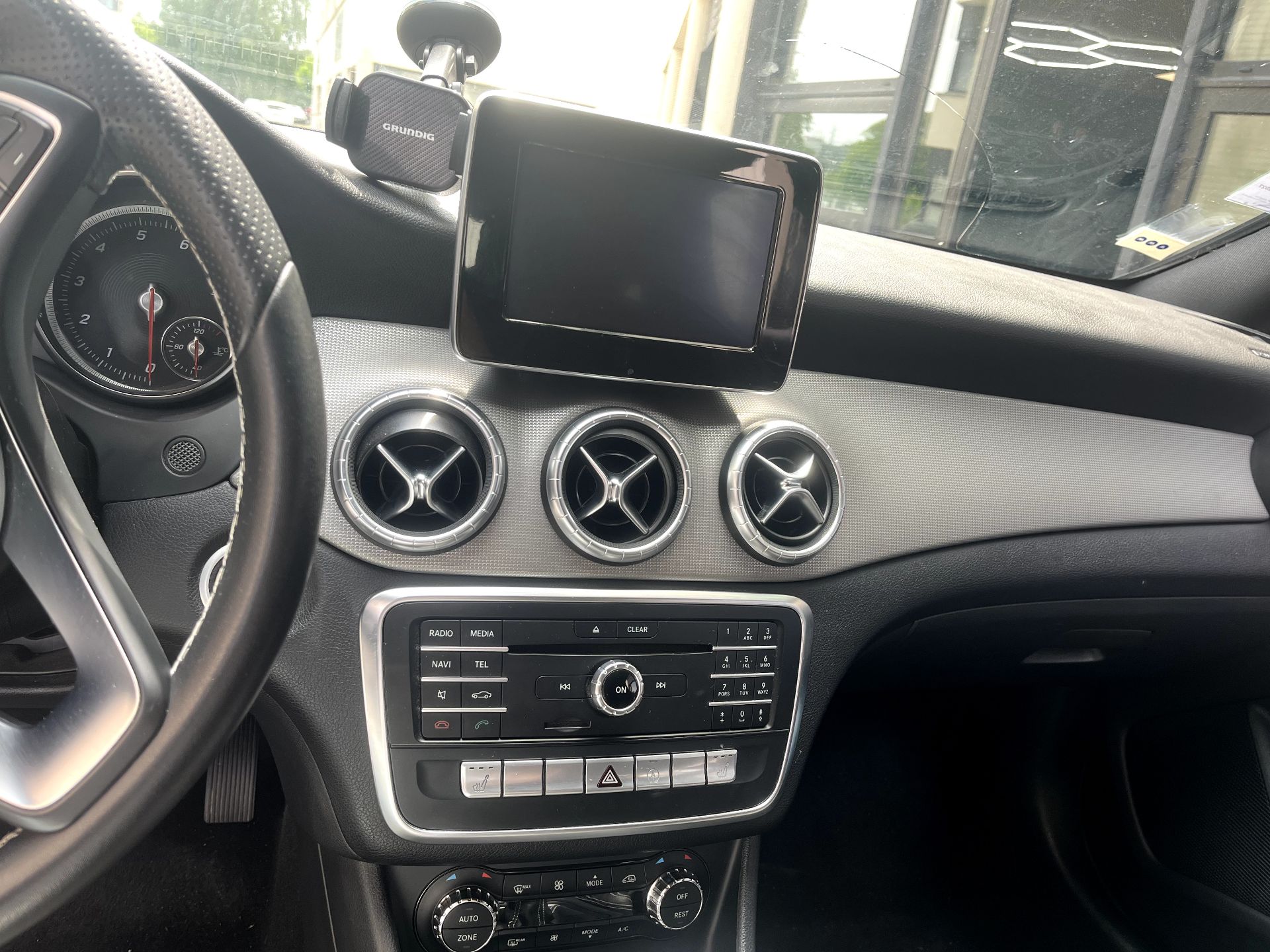 Mercedes CLA – 17990 €