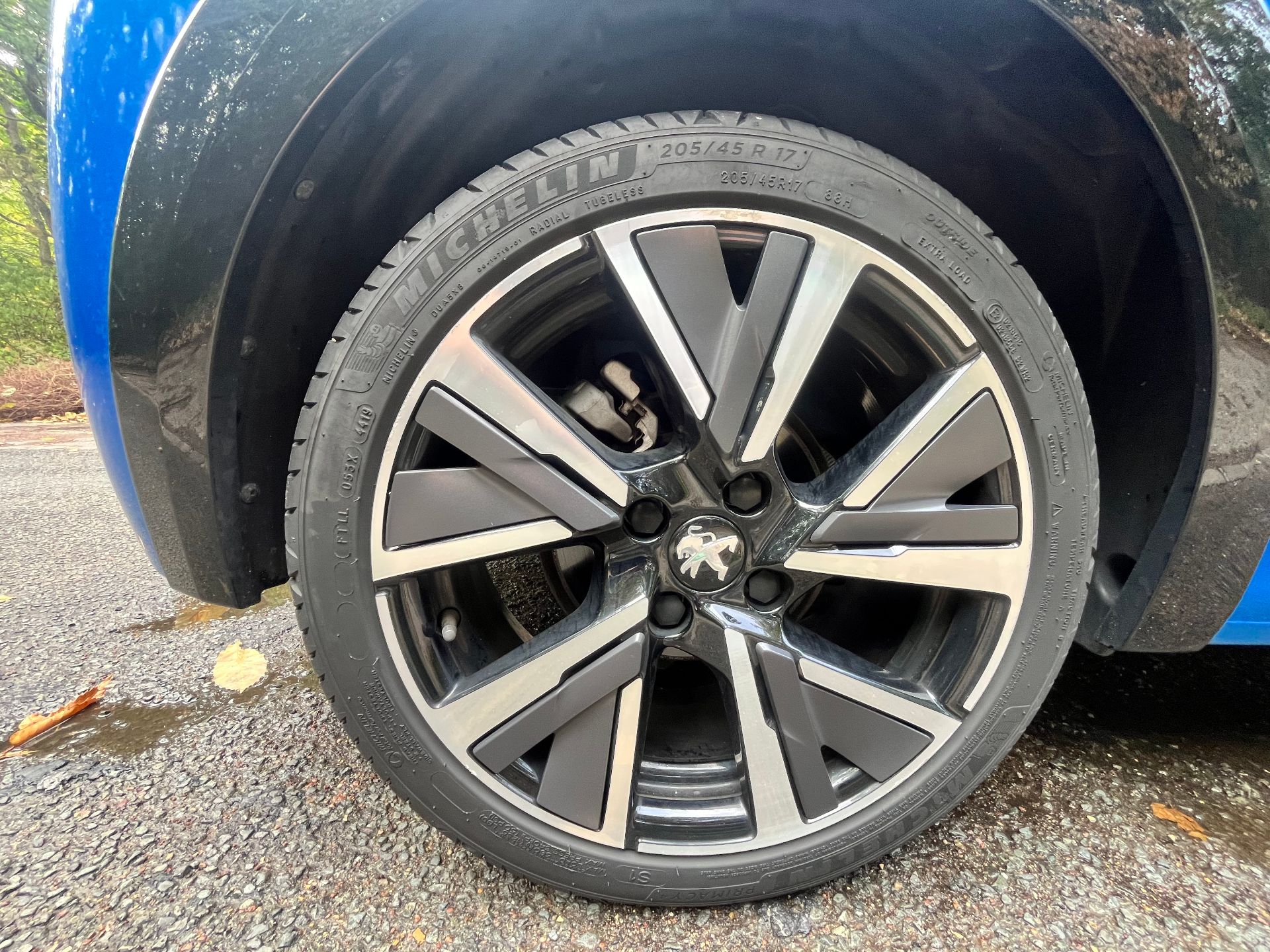 PEUGEOT 208 1,2L 12v 100ch GT line