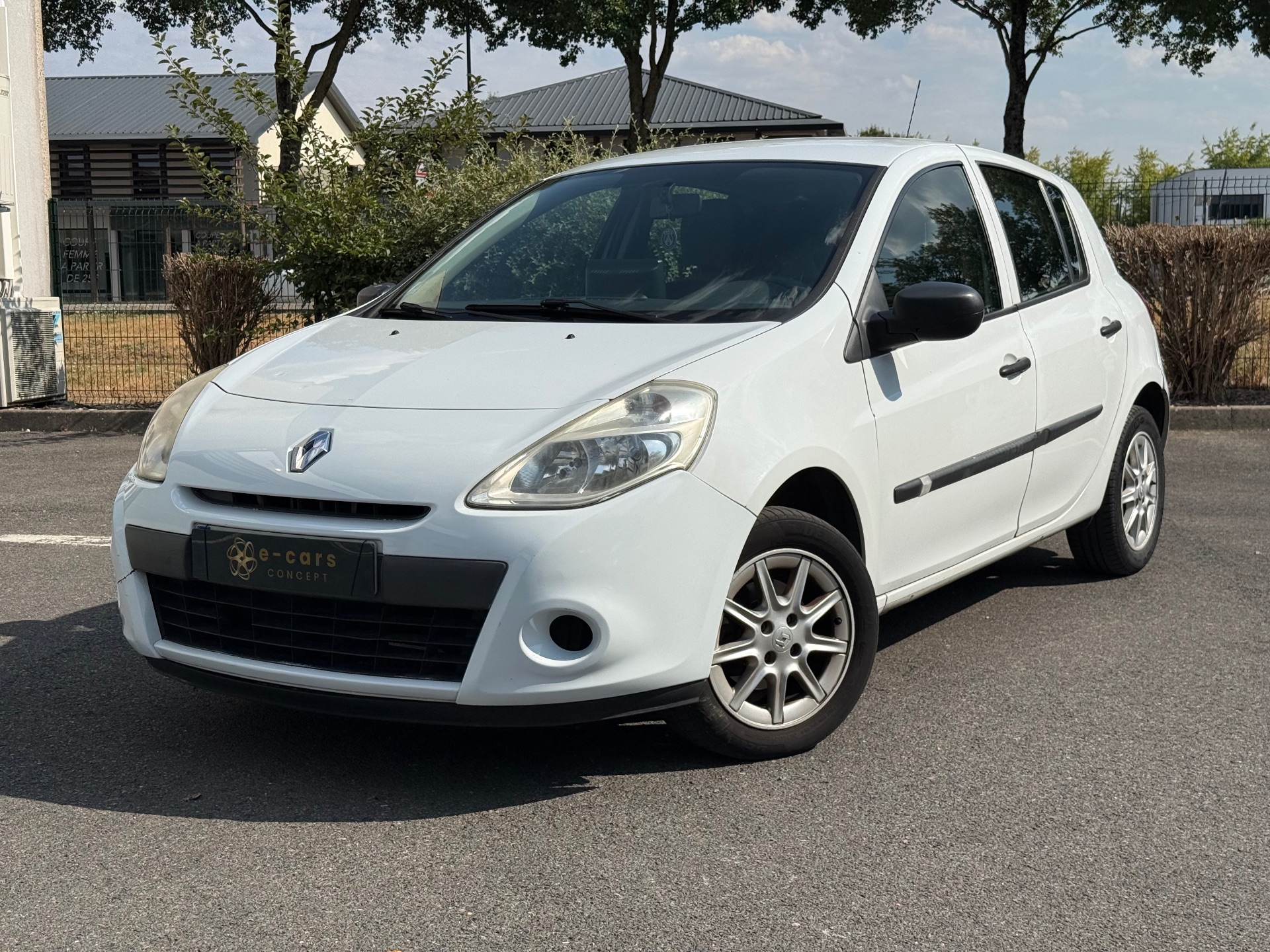 Renault Clio III 1.2 16V 75ch Authentique