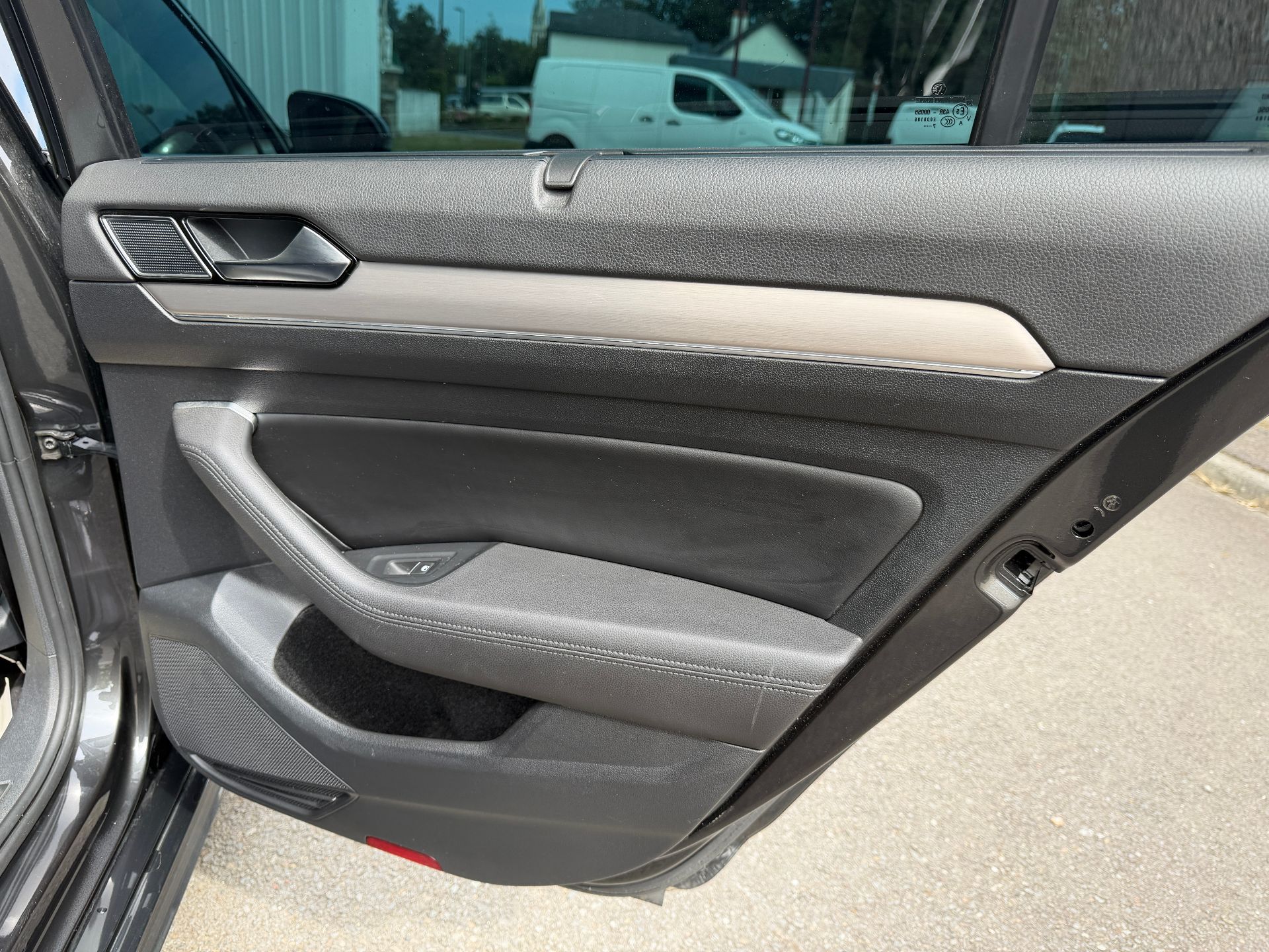 Volkswagen Passat 150 Ch « R-Line » – 16480€
