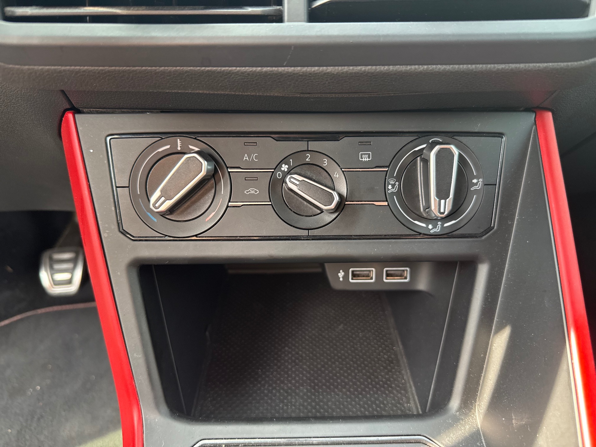 Volkswagen Polo 1.0L TSI Connect