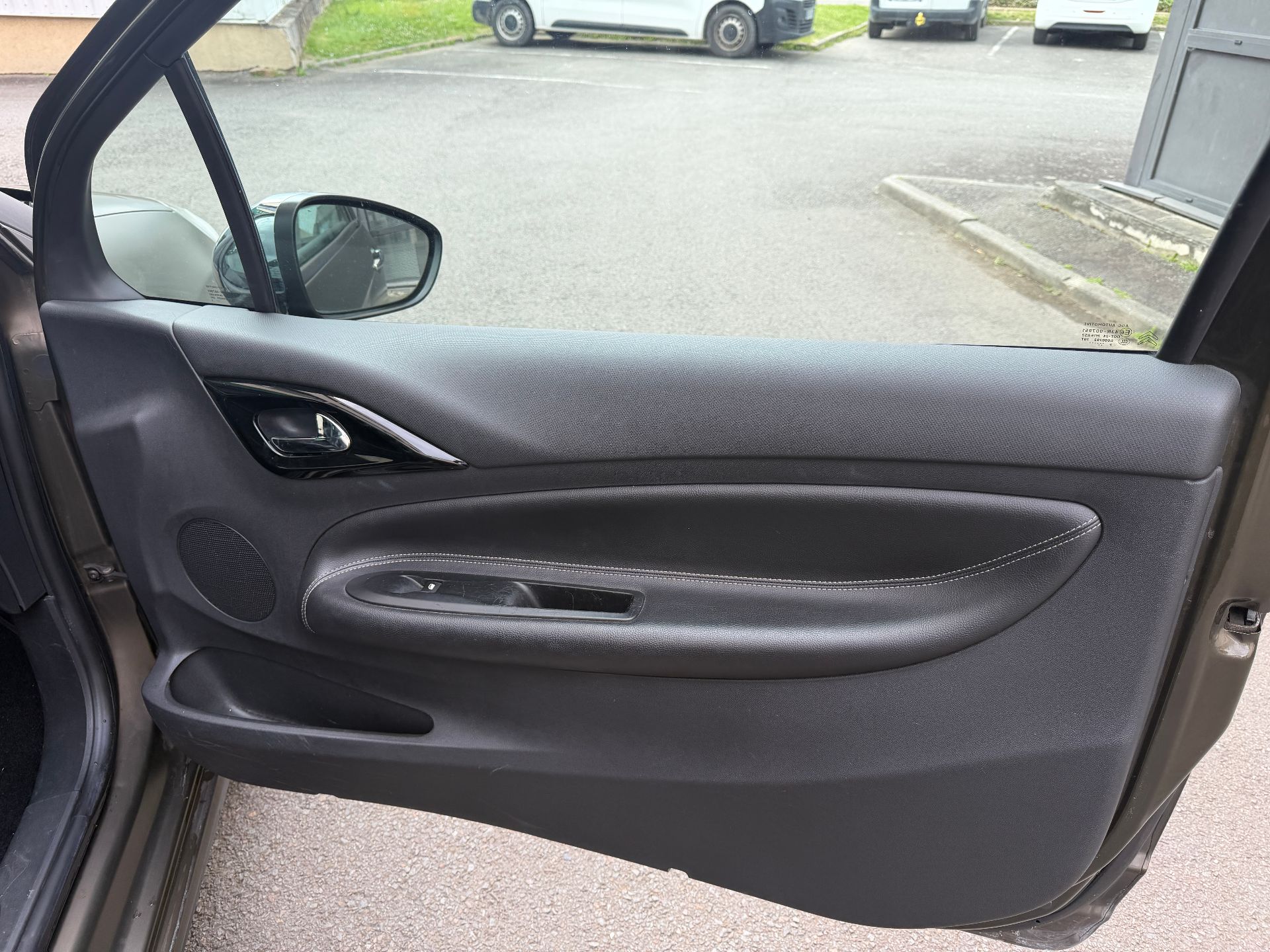 Citroen DS3 “Just mat” – 6 990 €