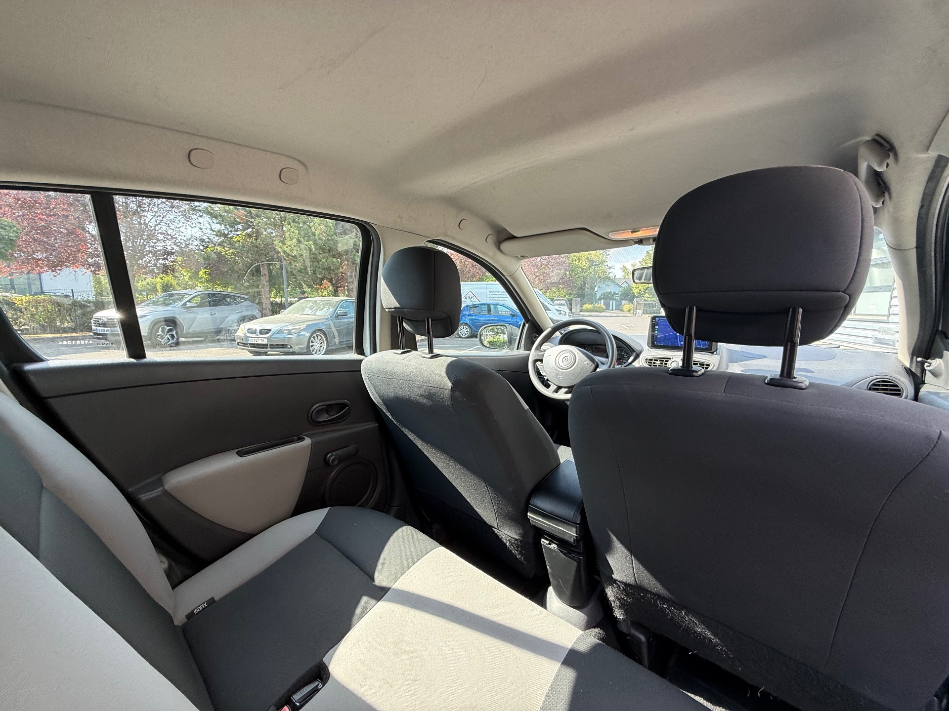 Renault Clio III 1.2 16V 75ch Authentique