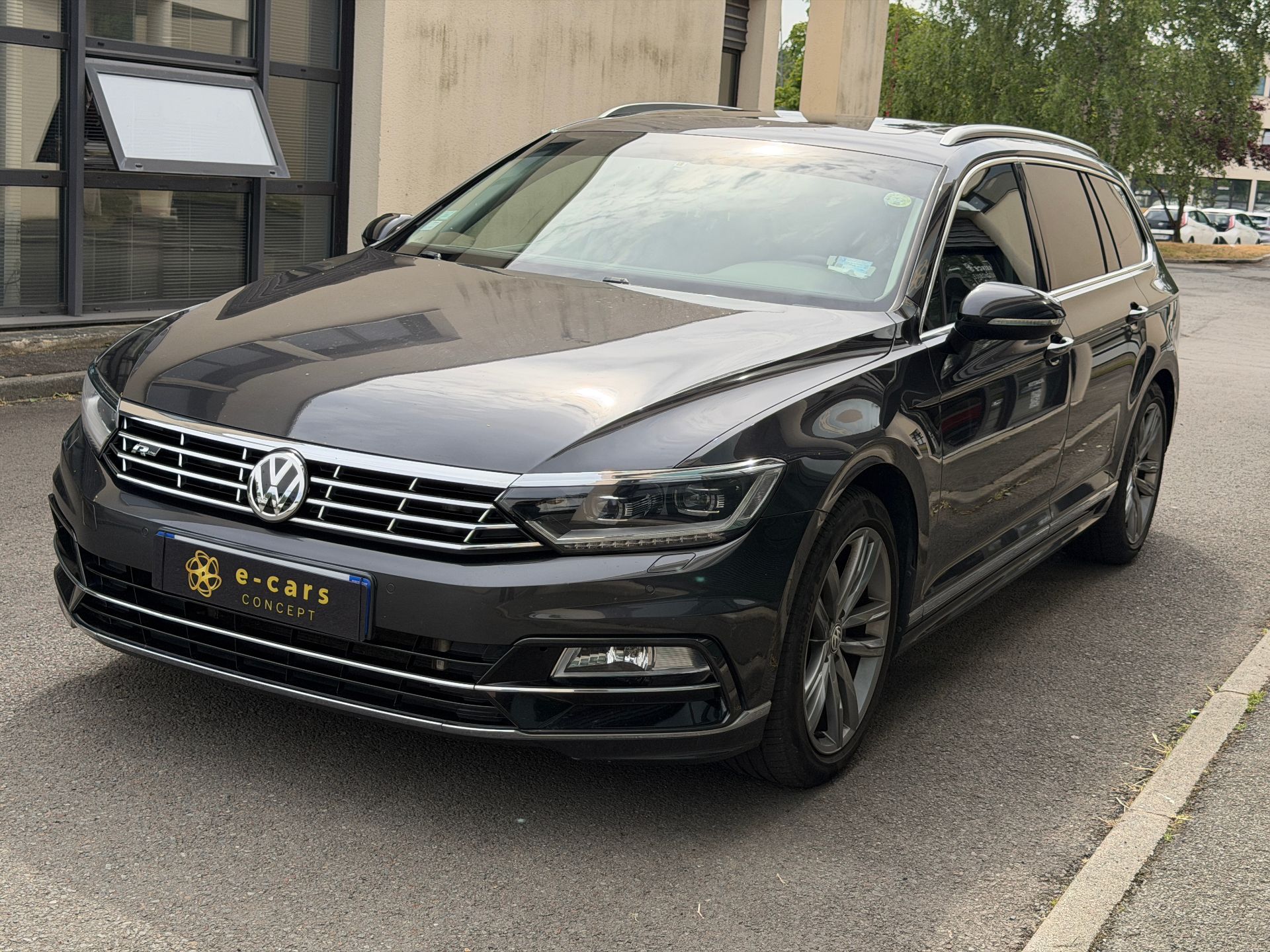Volkswagen Passat 150 Ch « R-Line » – 16480€