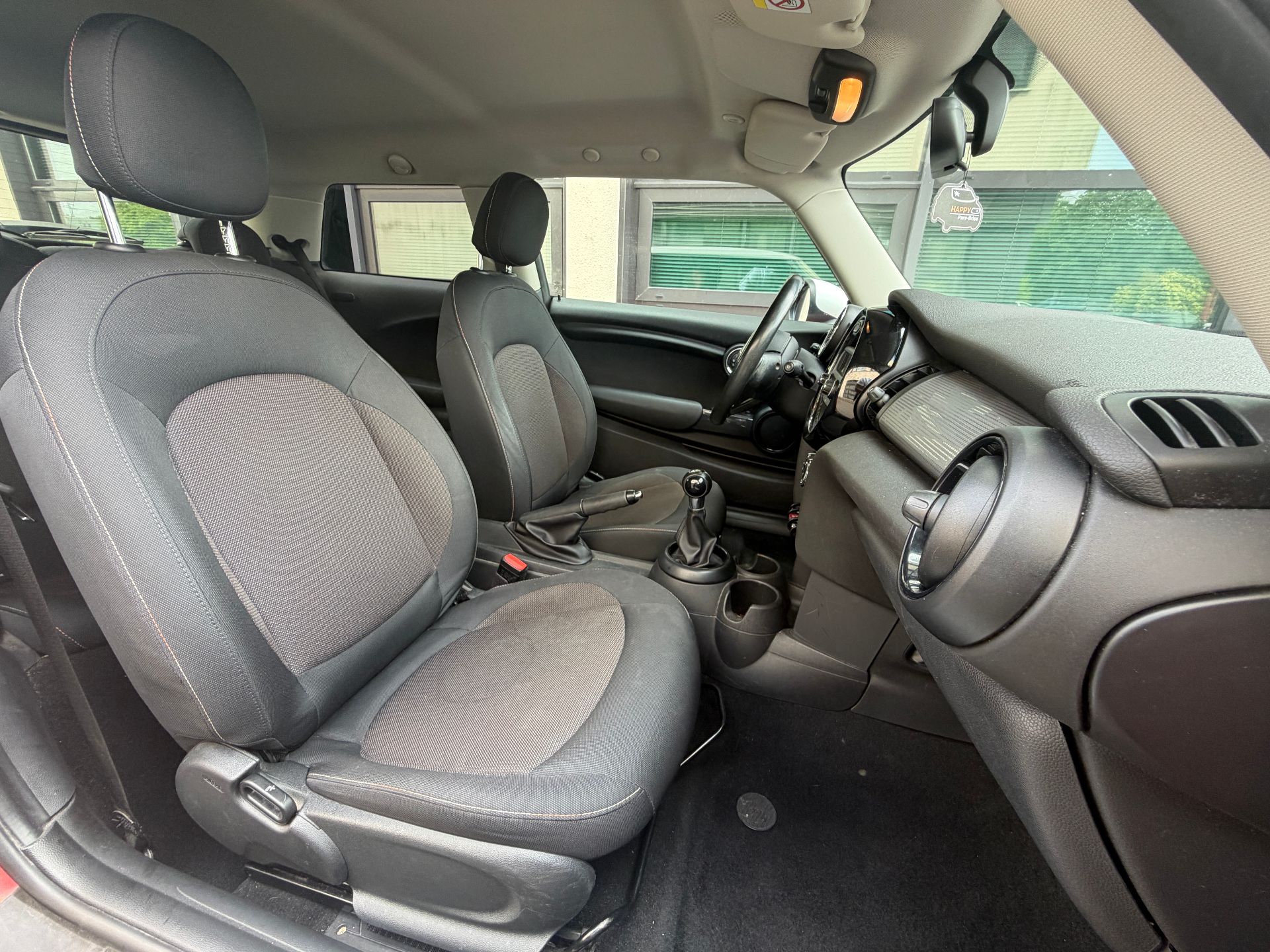 MINI “Cooper D” – 9 490 € (PRIX OK)