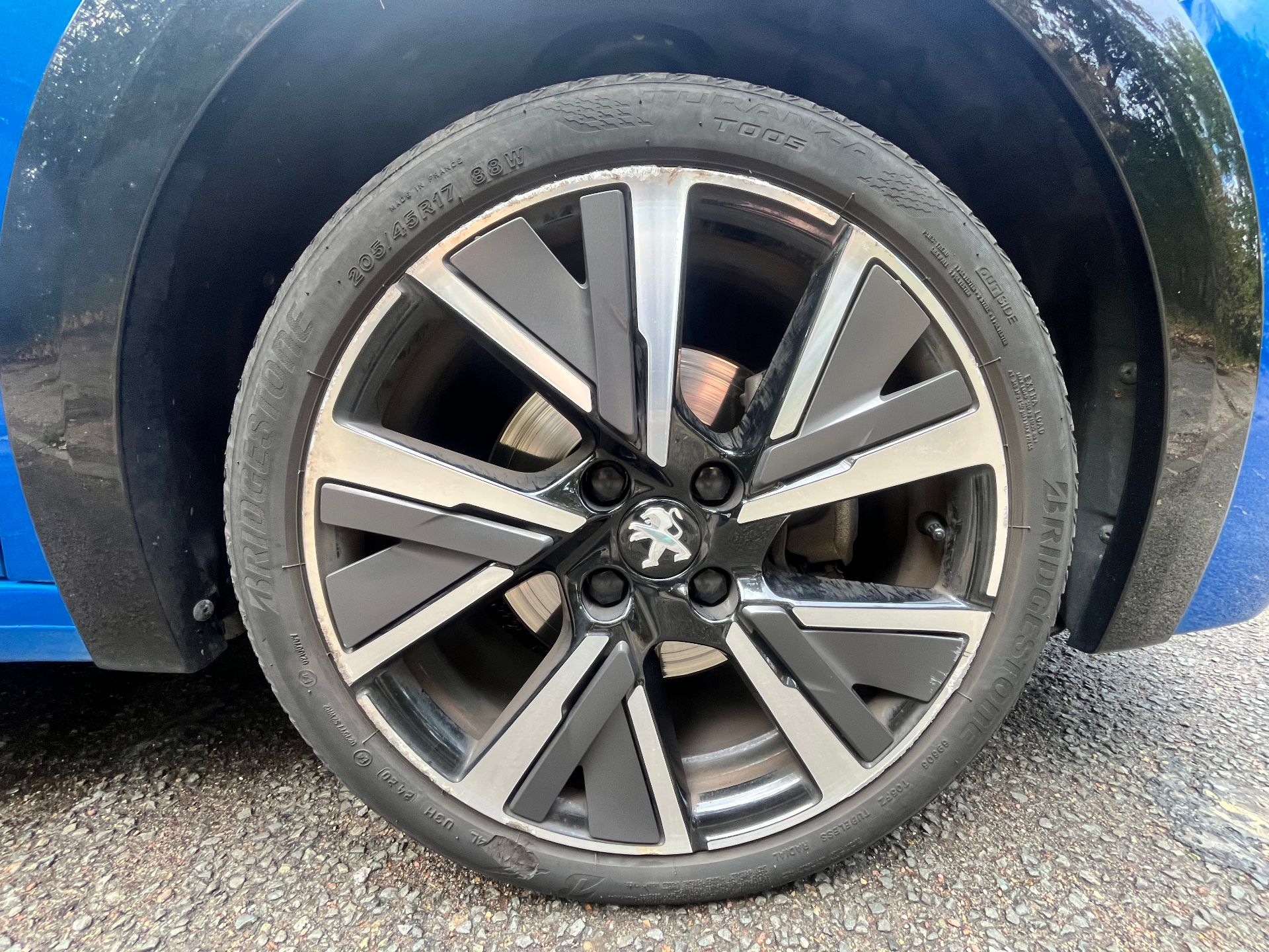 PEUGEOT 208 1,2L 12v 100ch GT line