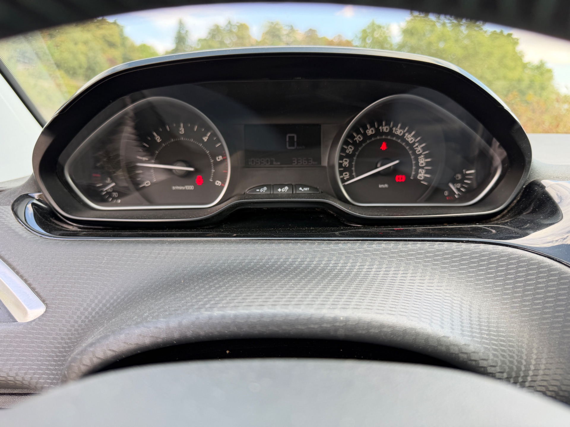 Peugeot 2008 1,6 BlueHdi Urvan cross