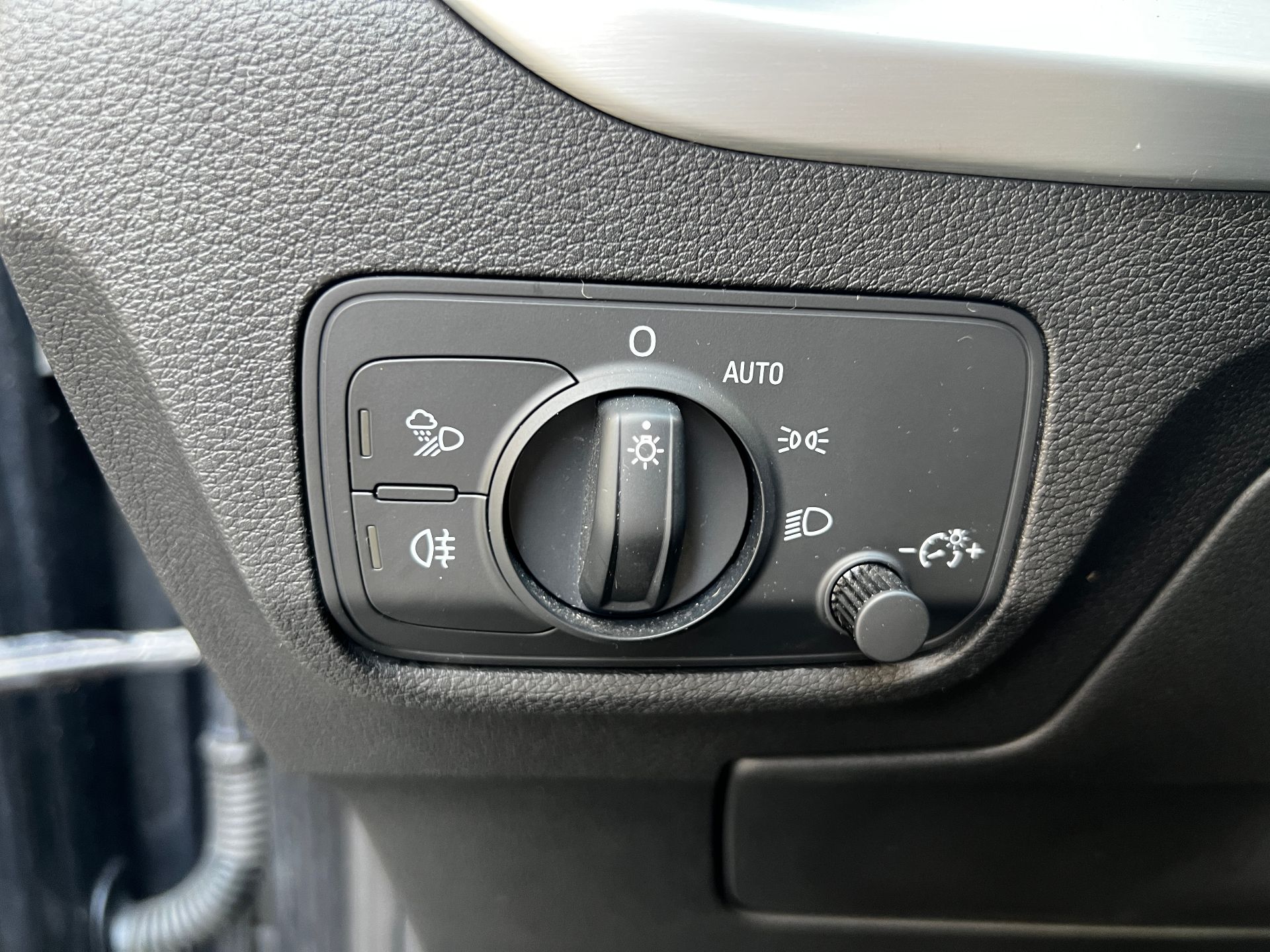 AUDI Q2 35 TDI S-Line – 16790€