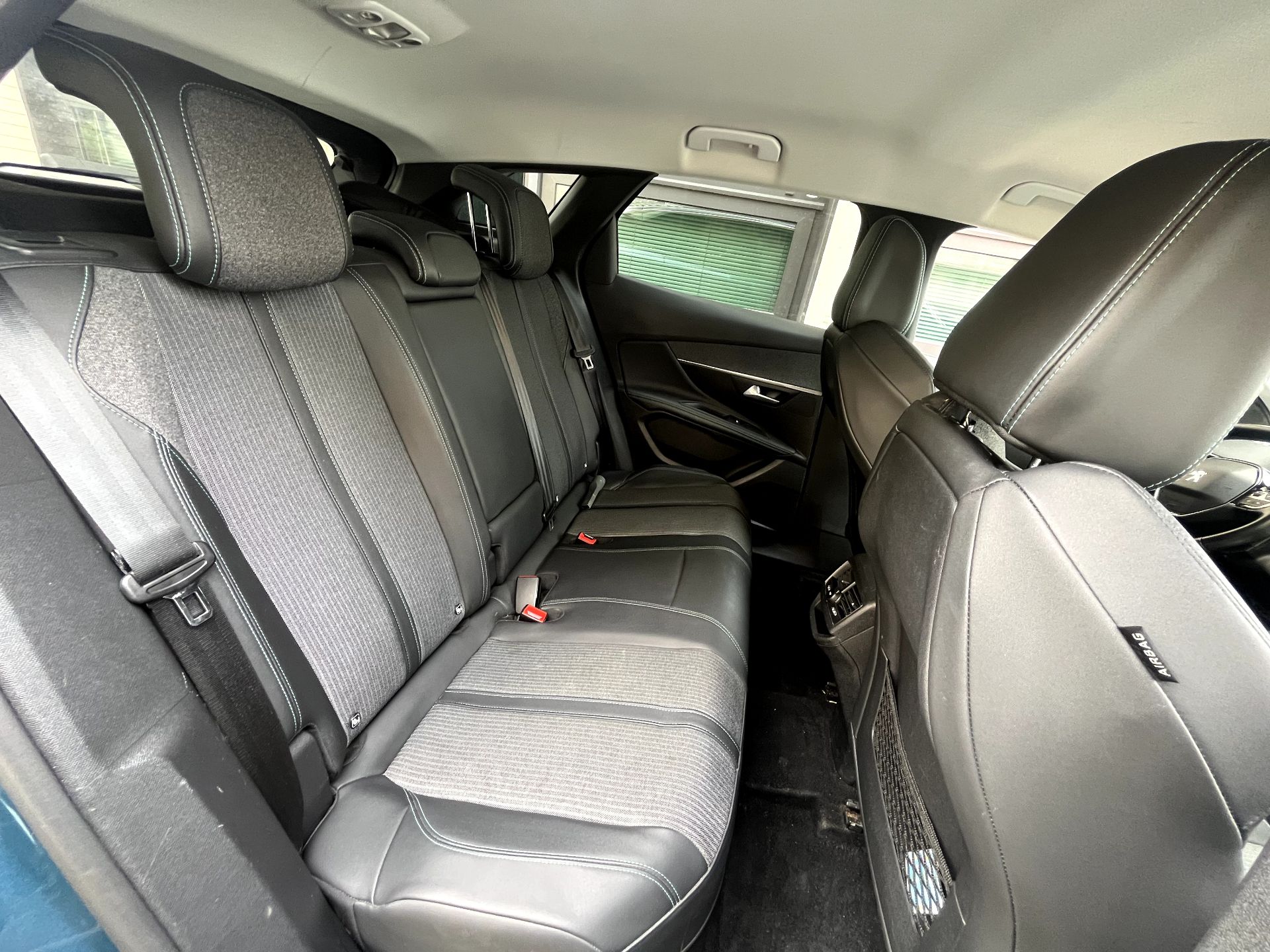 Peugeot 3008 Hybrid 225 ch e-EAT8 Allure Pack