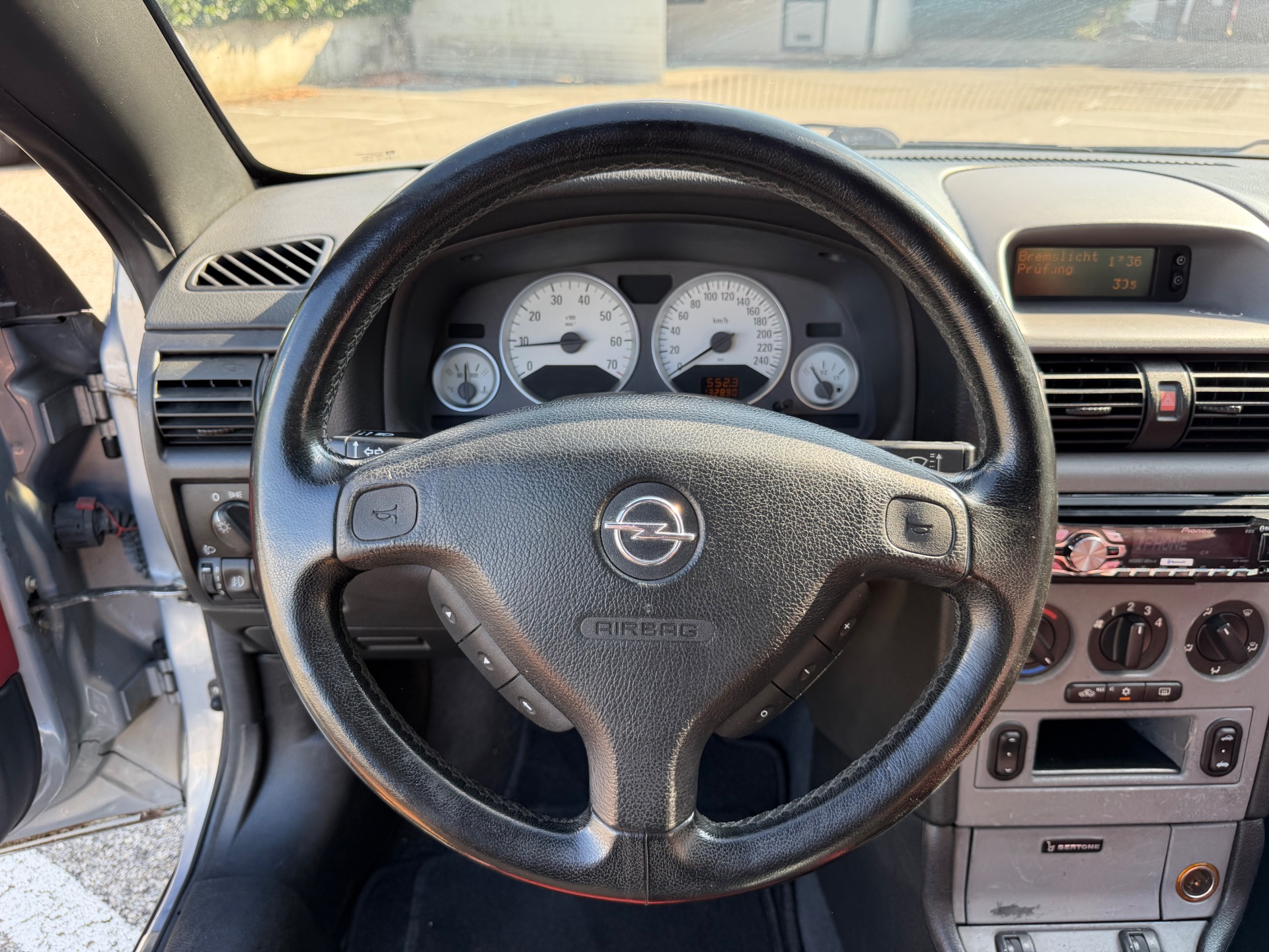 Opel Astra ESSENCE EDITION BERTONE