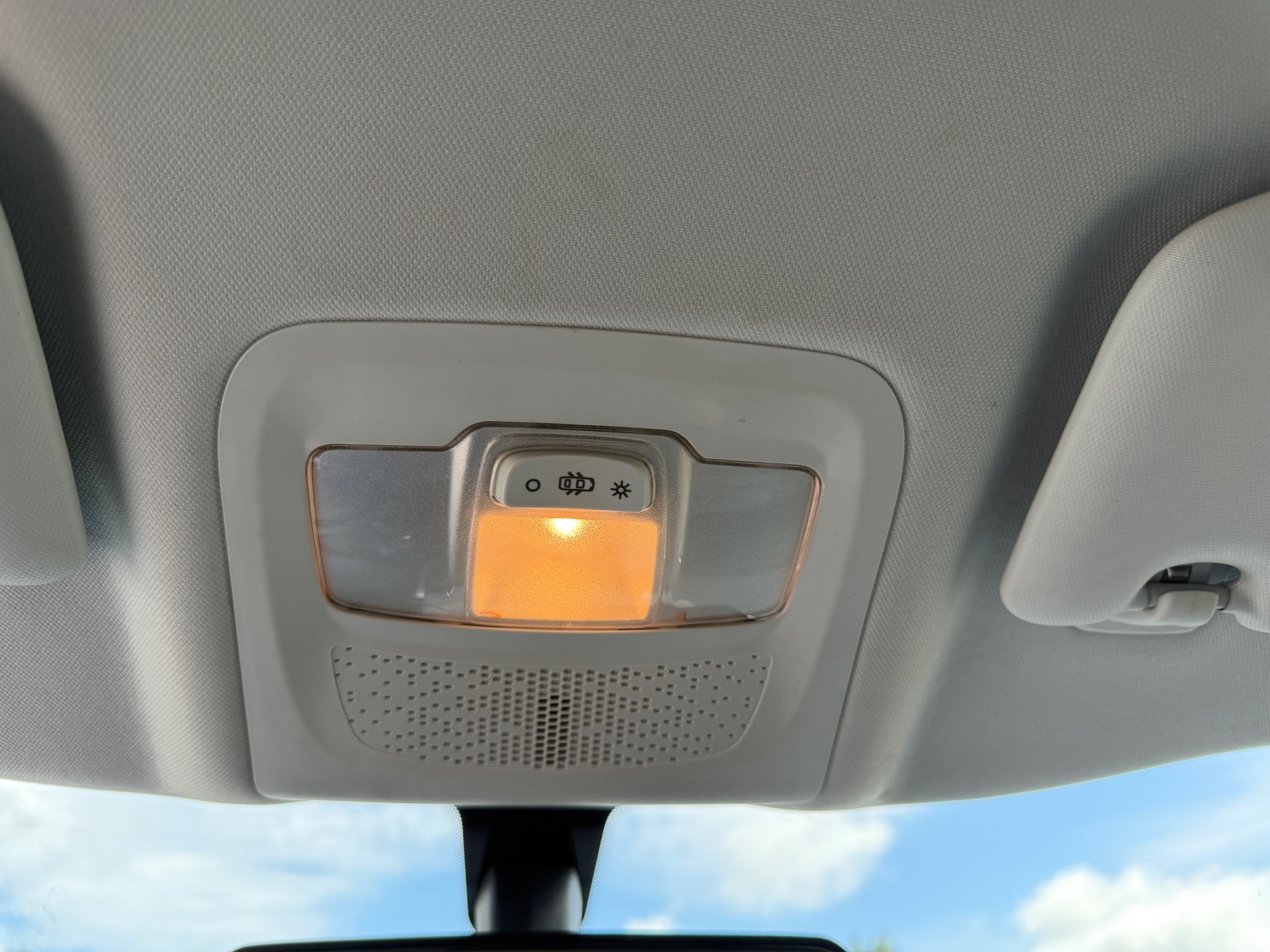 Peugeot 2008 1,6 BlueHdi Urvan cross
