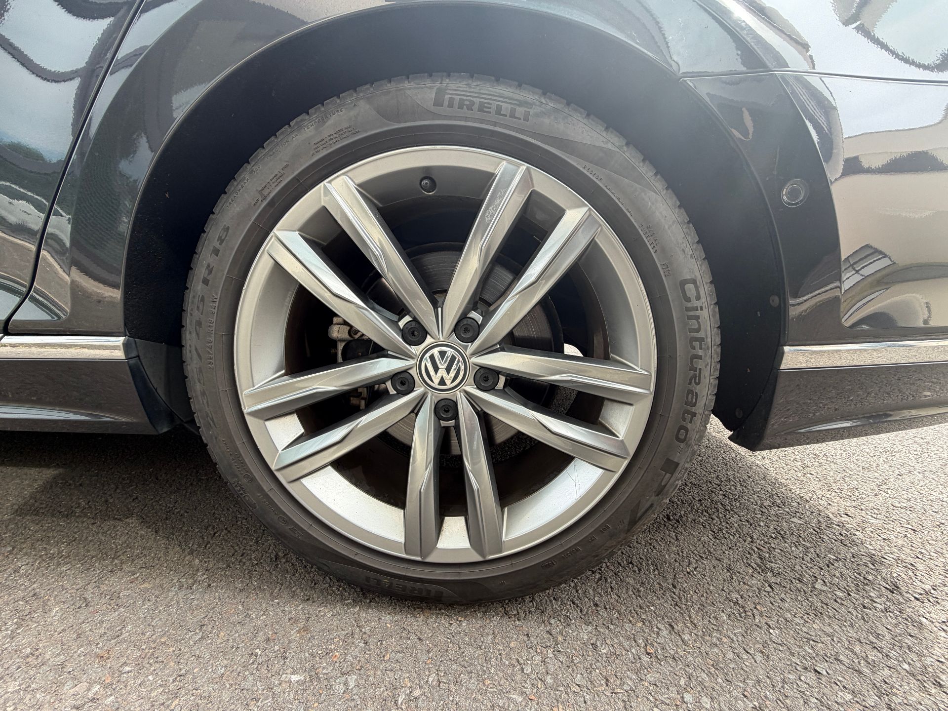 Volkswagen Passat 150 Ch « R-Line » – 16480€