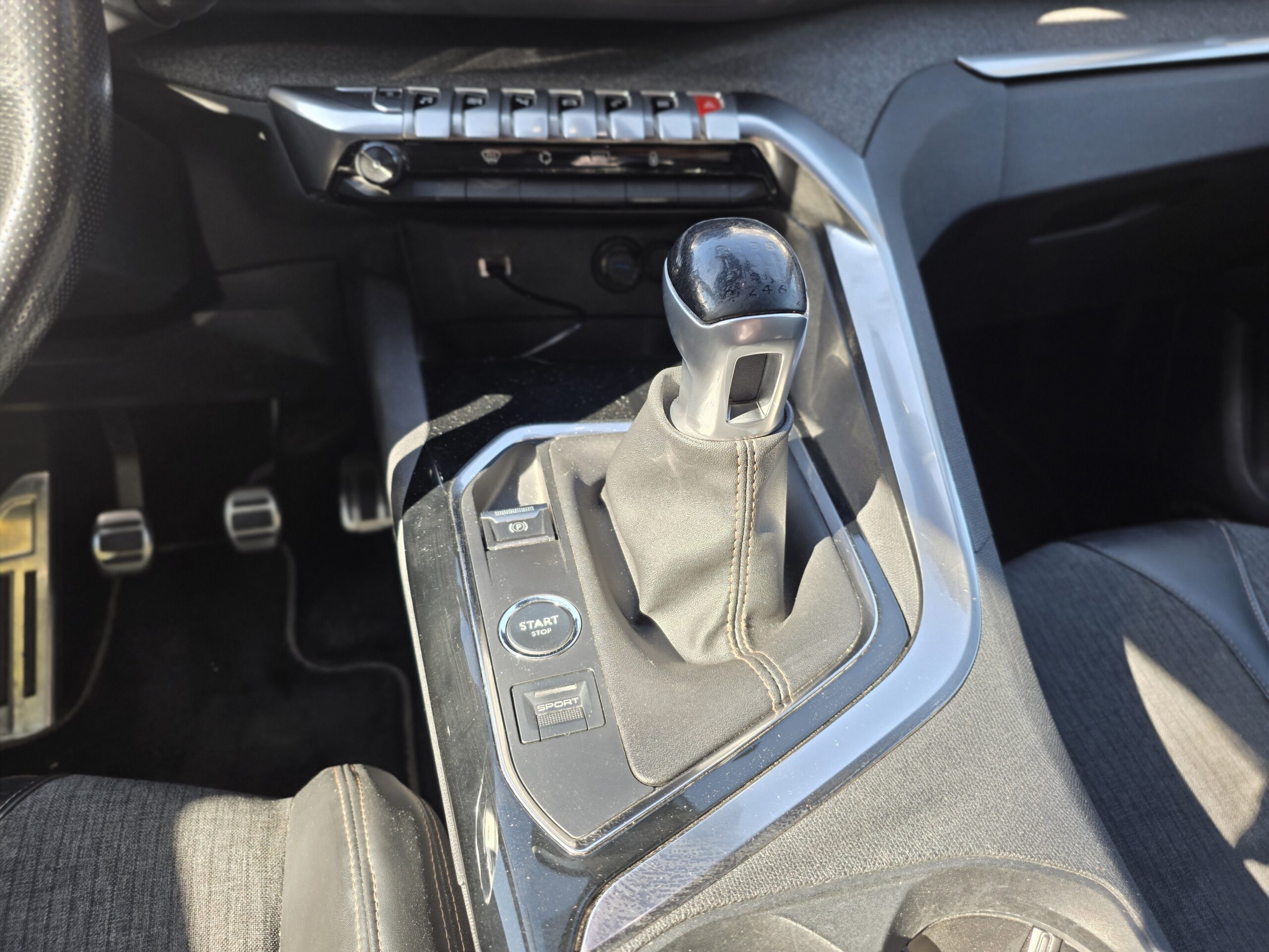 PEUGEOT 3008 – 1.2 PureTech 130ch BVM6 Finition GT LINE