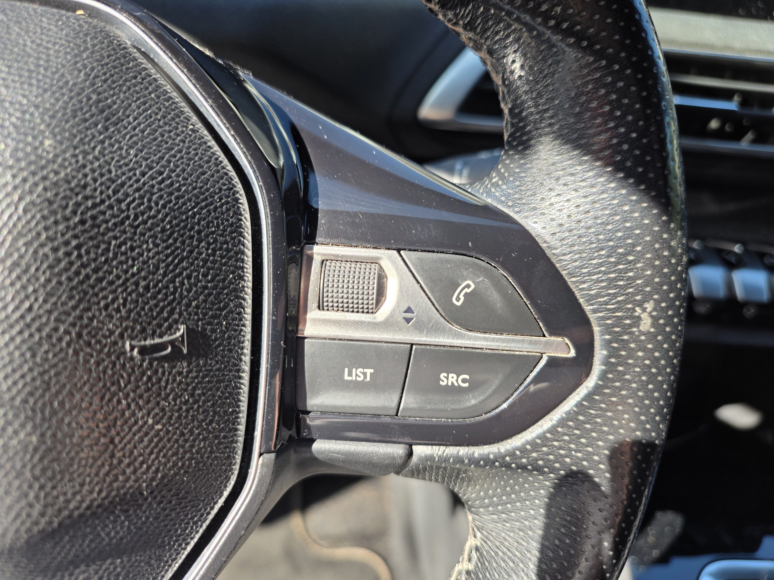 PEUGEOT 3008 – 1.2 PureTech 130ch BVM6 Finition GT LINE