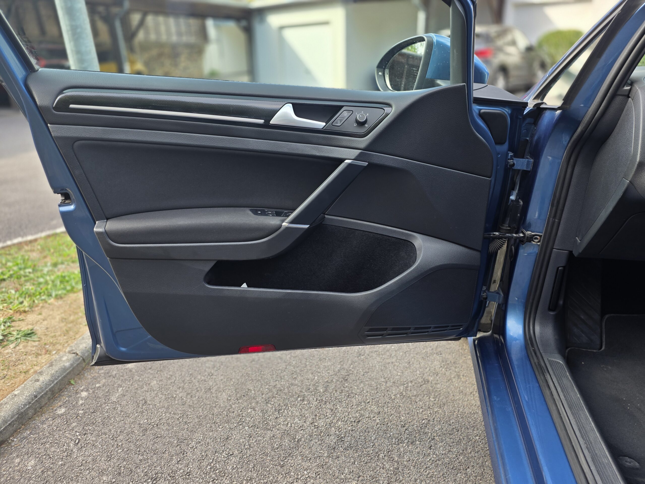 VOLKSWAGEN GOLF VII – 2.0 TDI 150ch DSG6 Finition CARAT